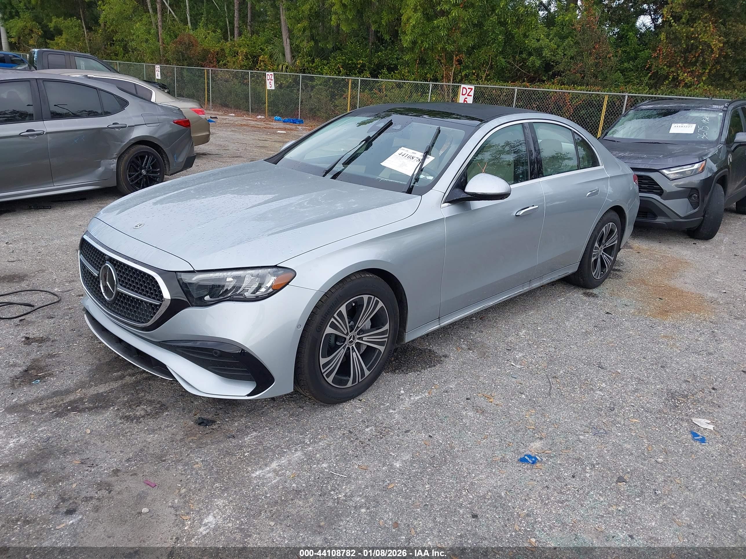 MERCEDES-BENZ E image 2