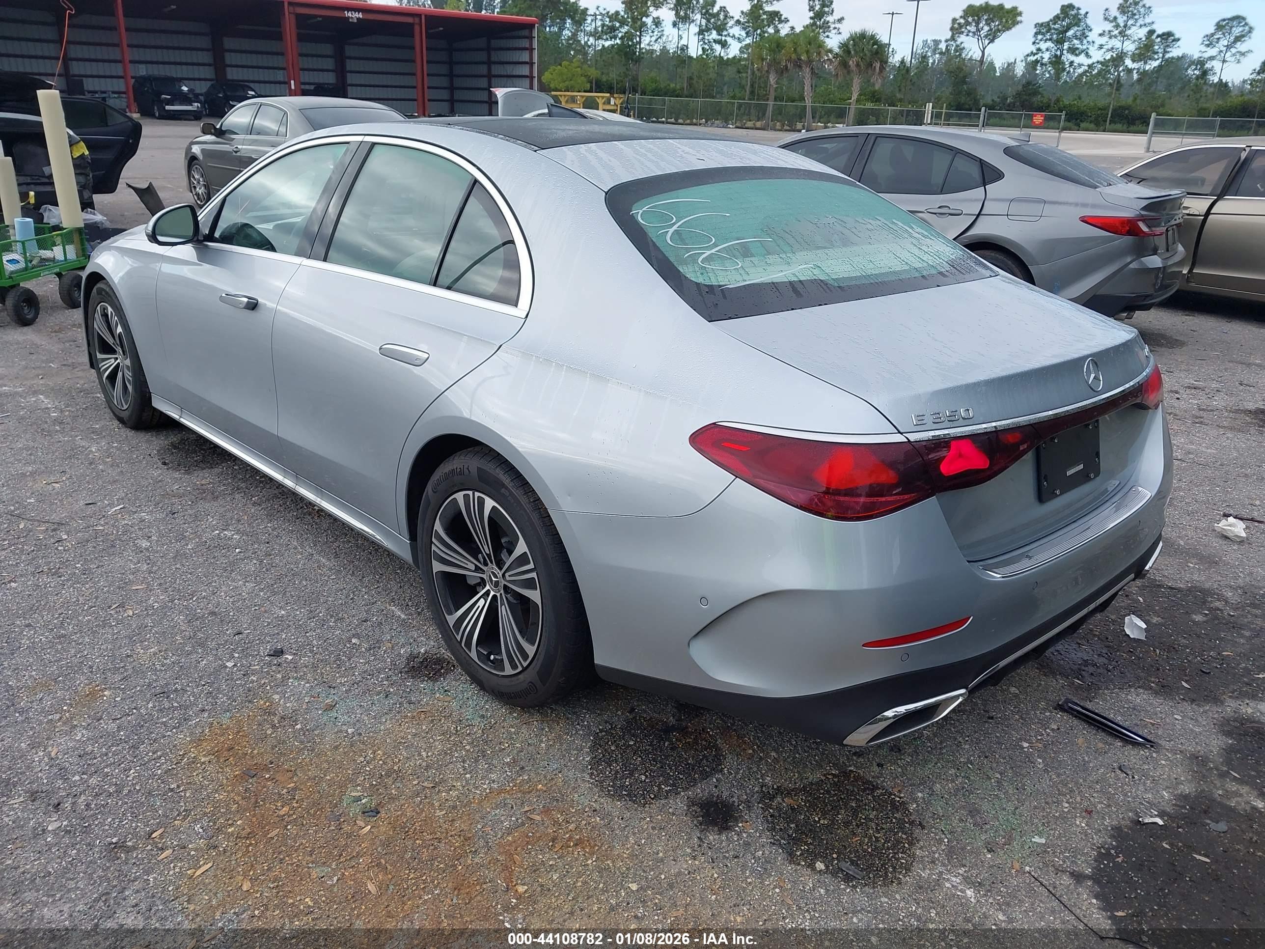 MERCEDES-BENZ E image 3