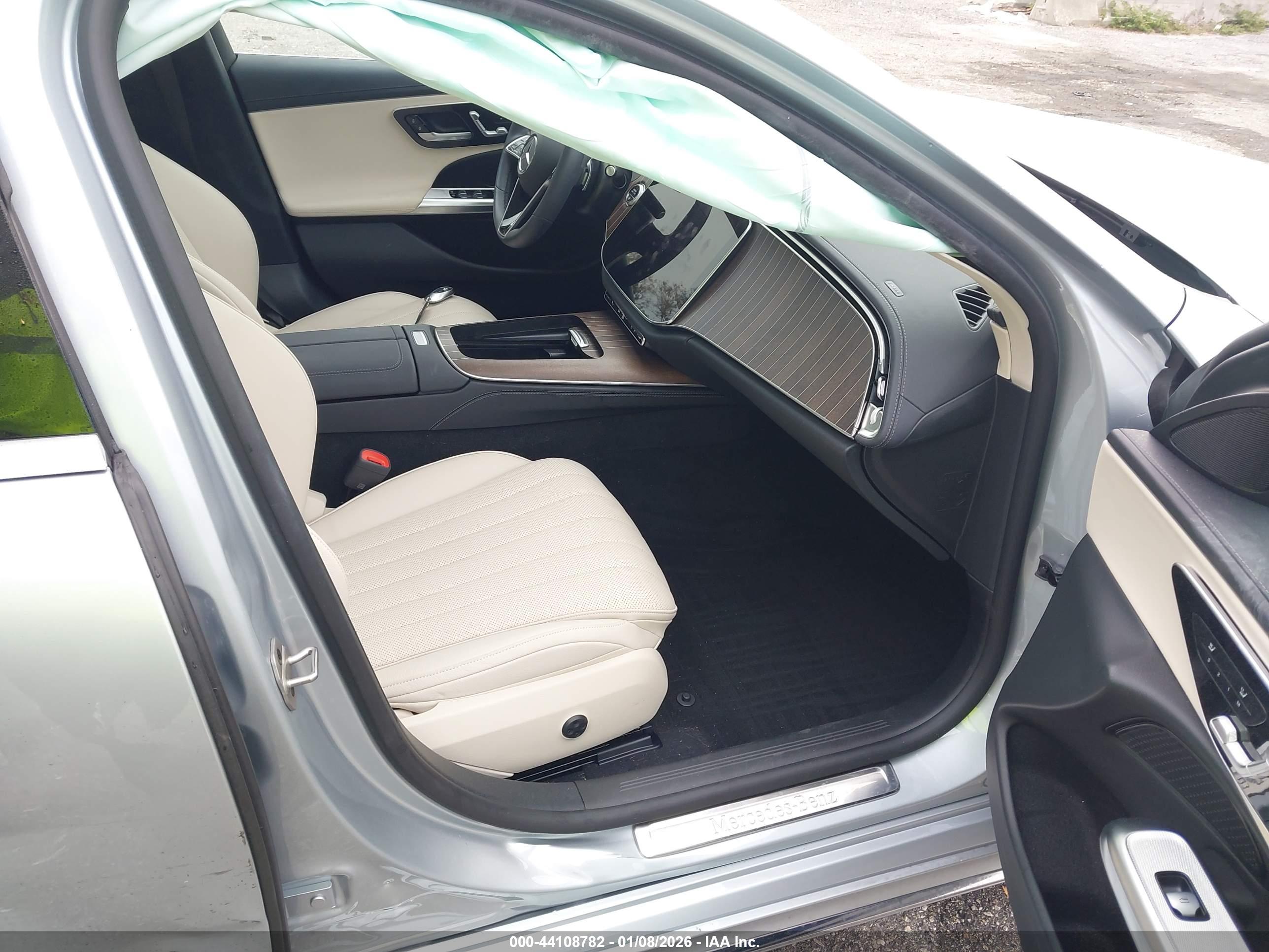 MERCEDES-BENZ E image 5