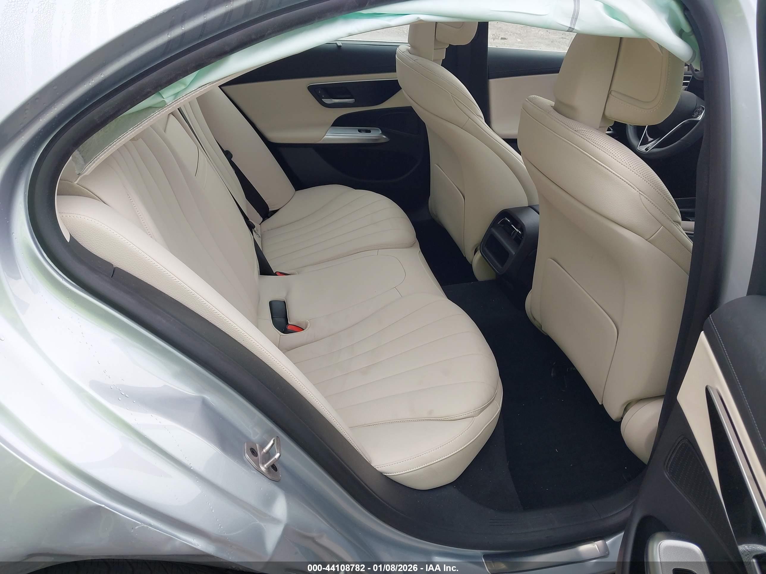 MERCEDES-BENZ E image 8