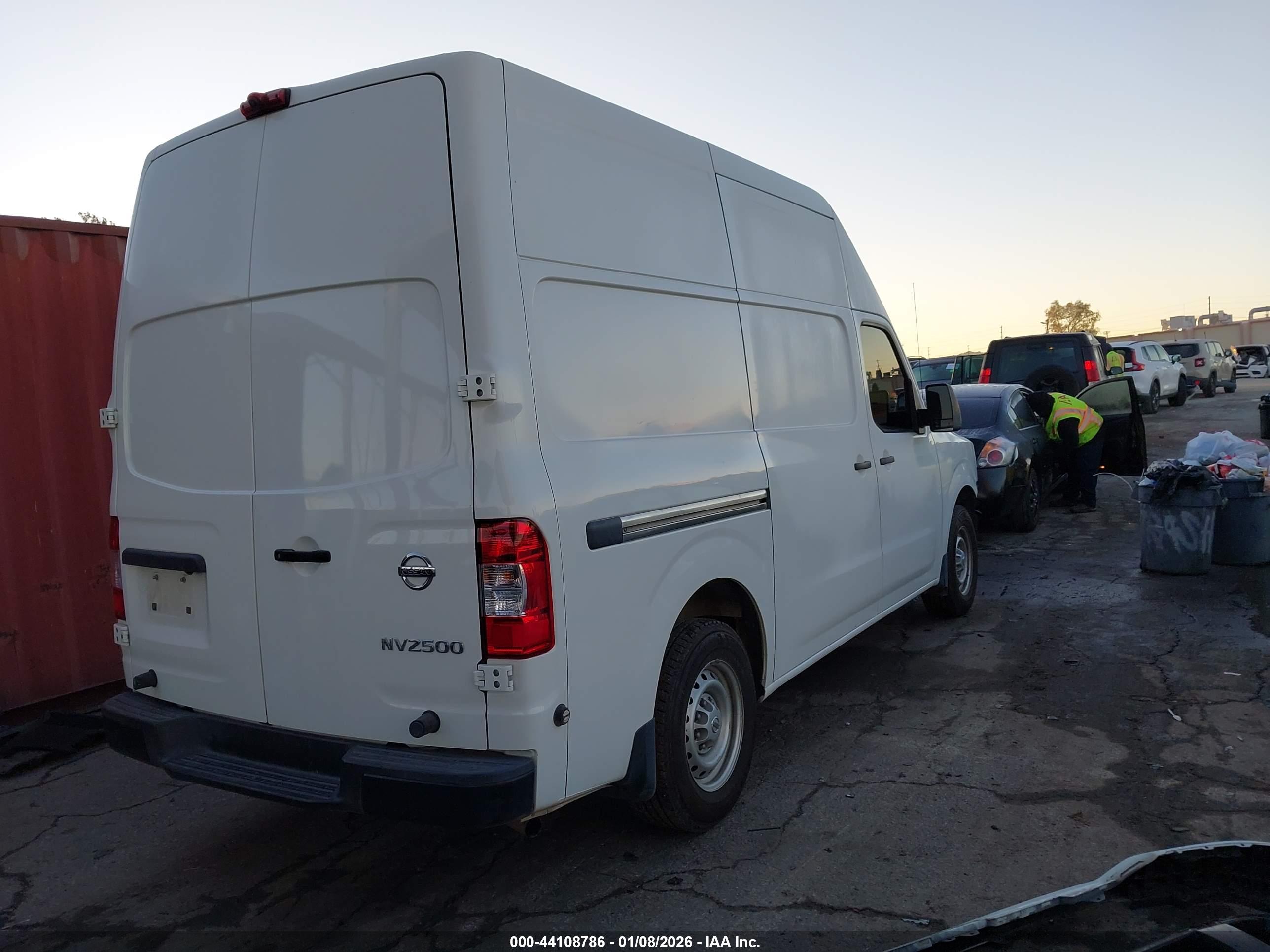 NISSAN NV image 4