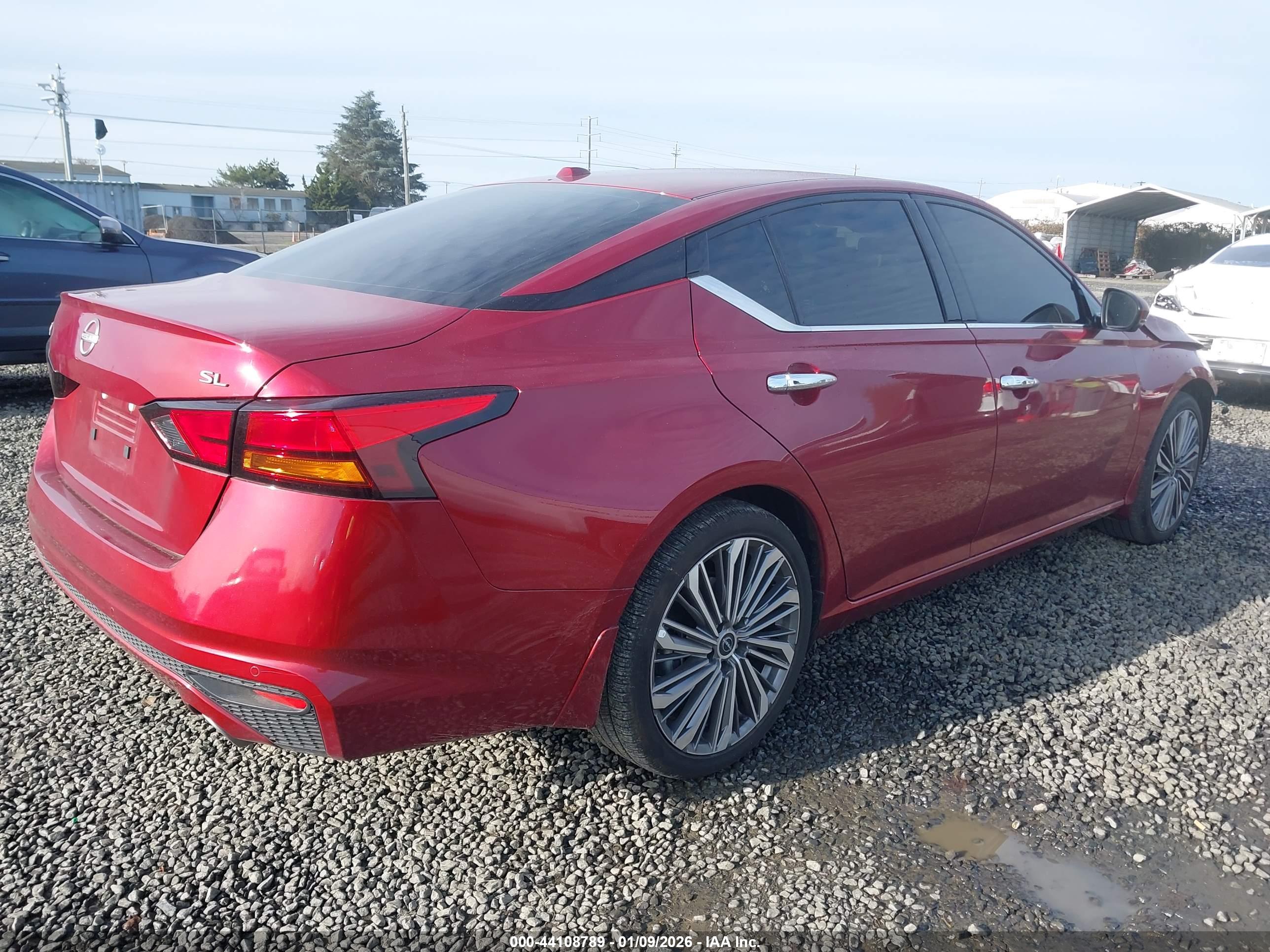 NISSAN ALTIMA image 4