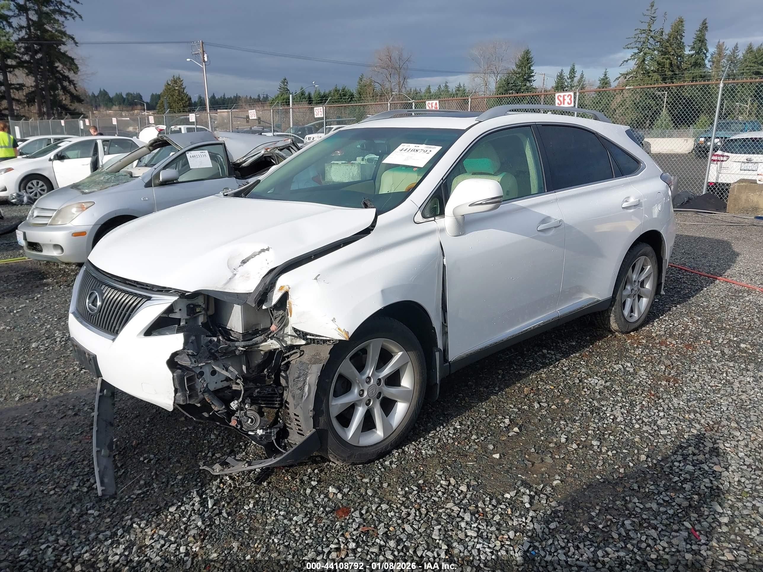 LEXUS RX image 2