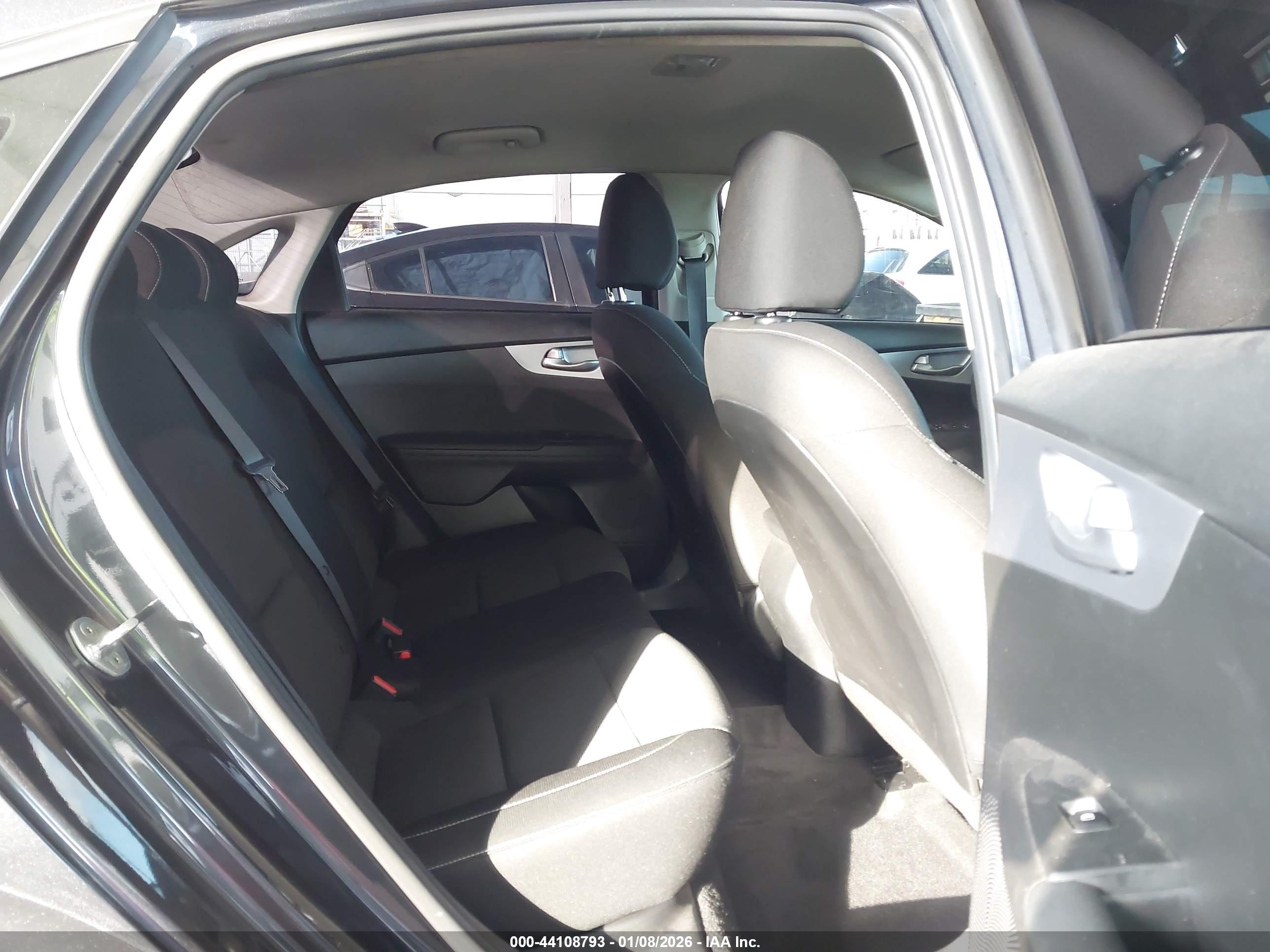 KIA FORTE image 8