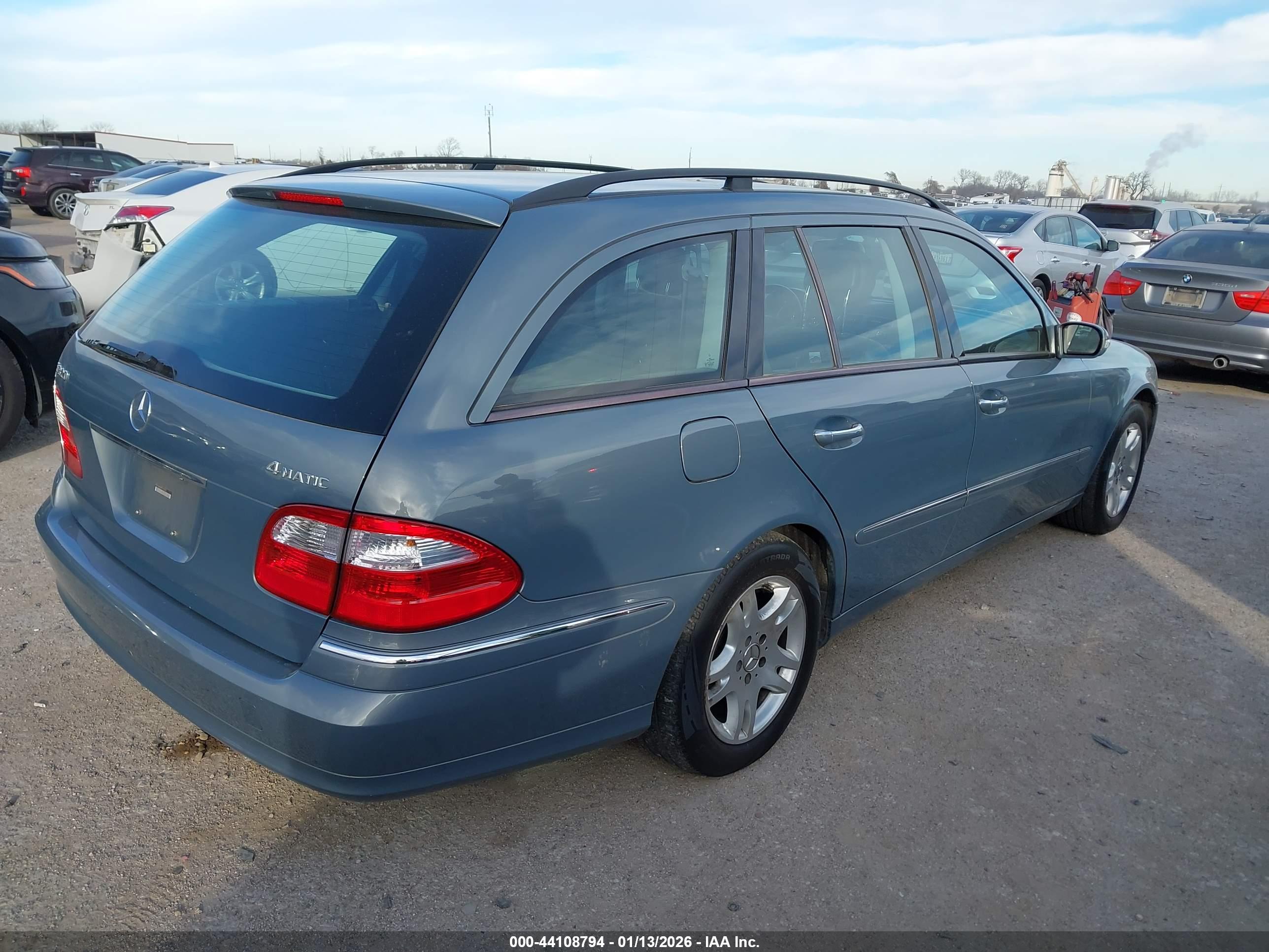 MERCEDES-BENZ E image 4