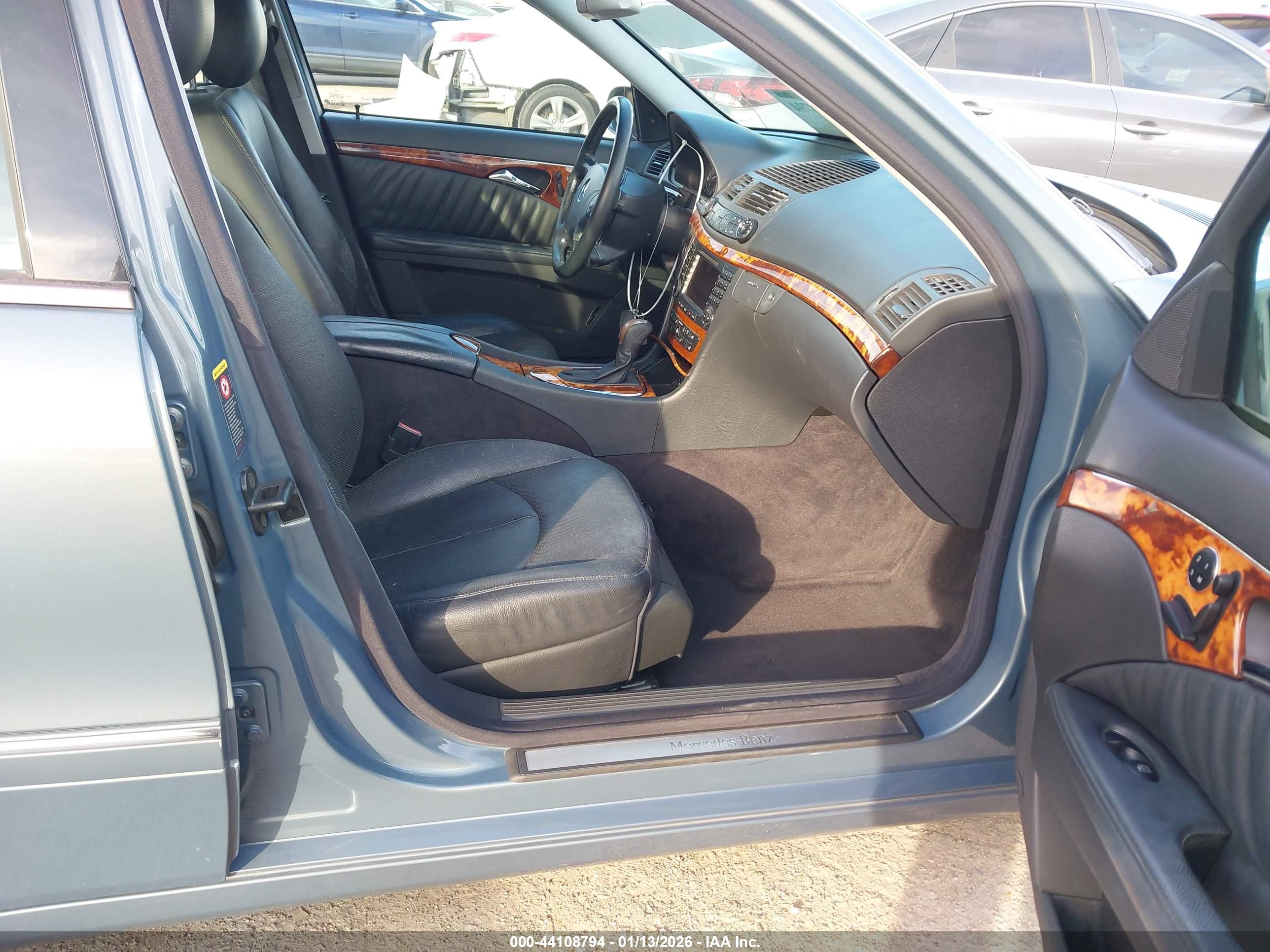 MERCEDES-BENZ E image 5