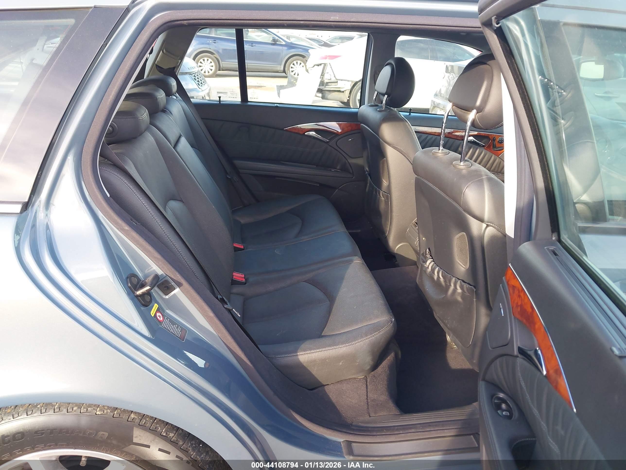 MERCEDES-BENZ E image 8