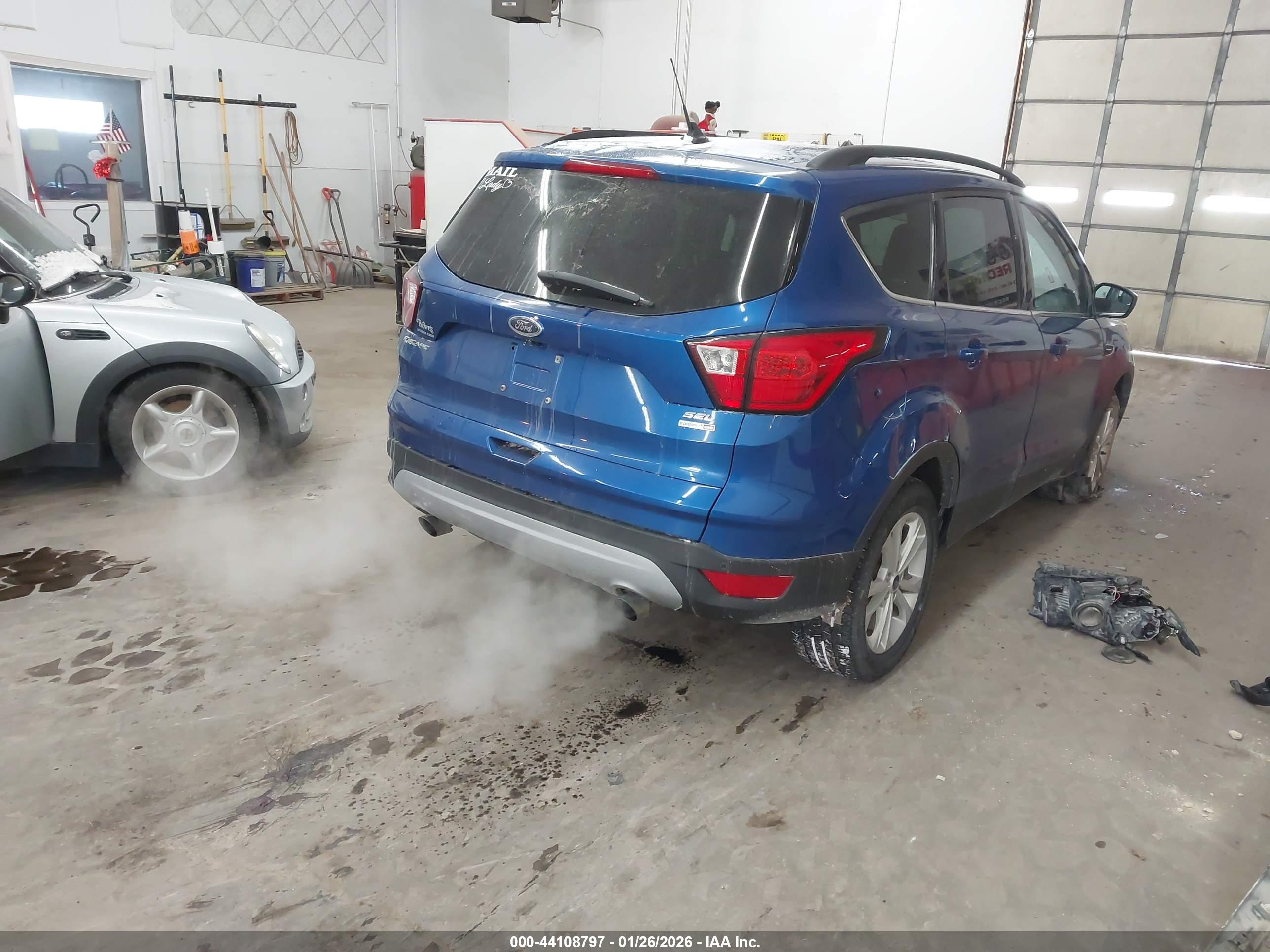 FORD ESCAPE image 4