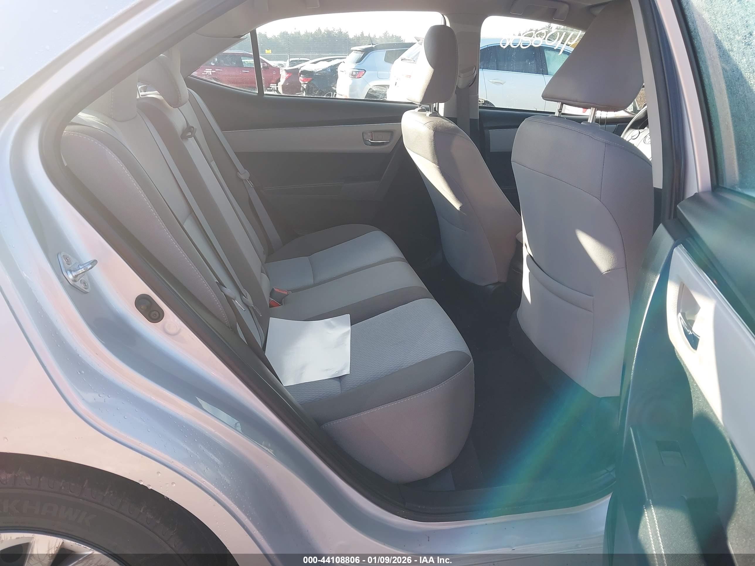 TOYOTA COROLLA image 8