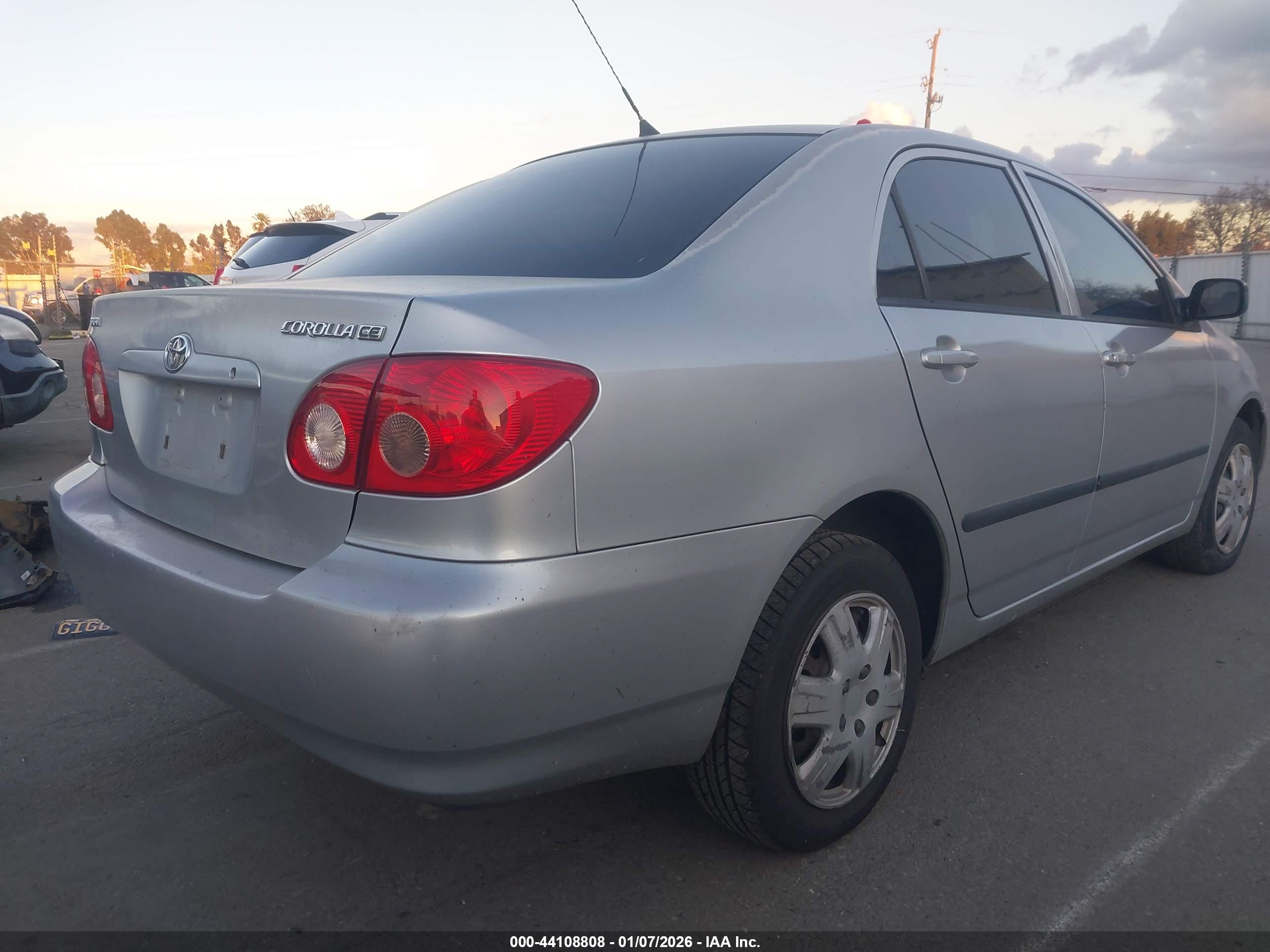 TOYOTA COROLLA image 4