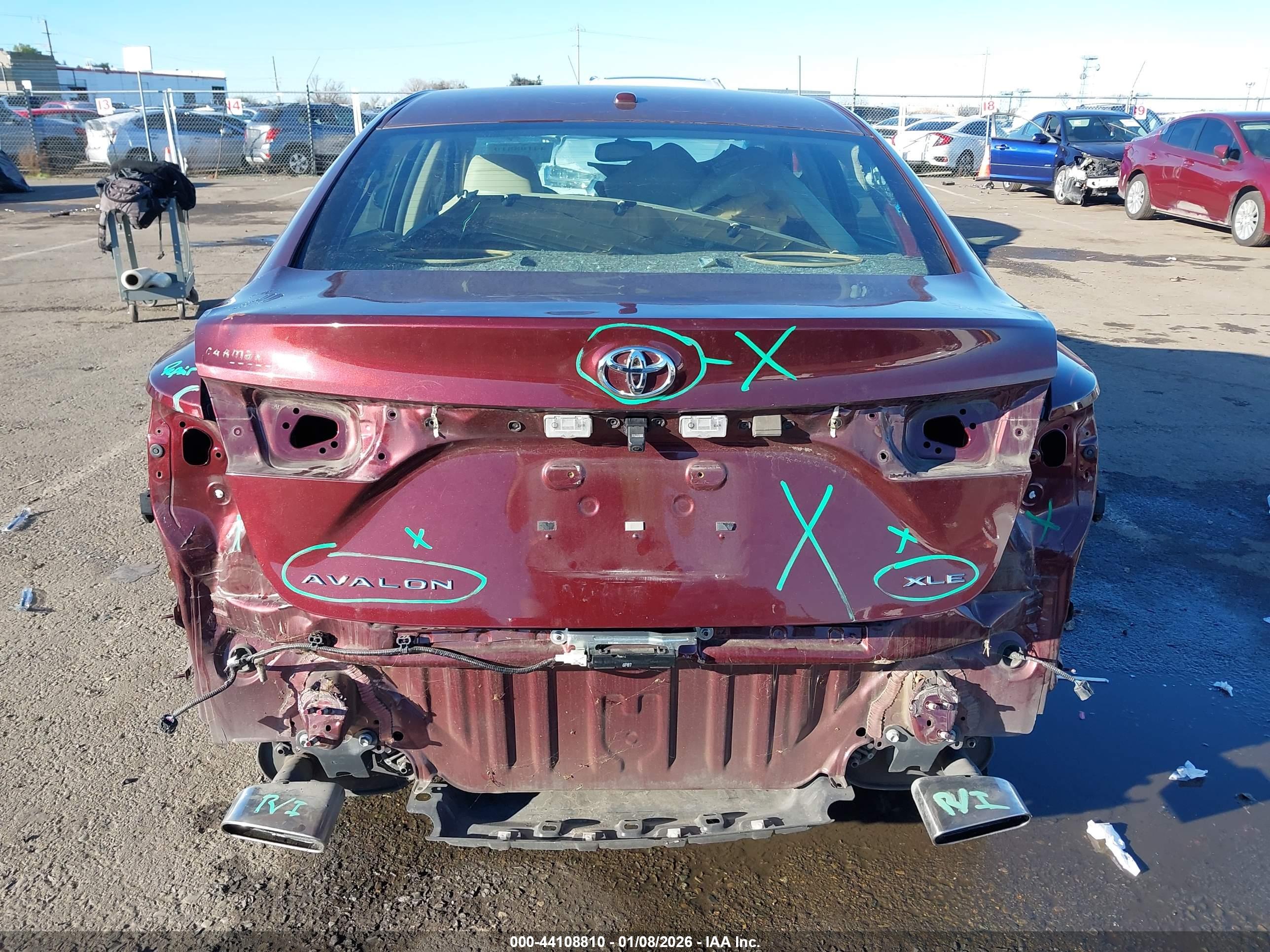 TOYOTA AVALON image 6
