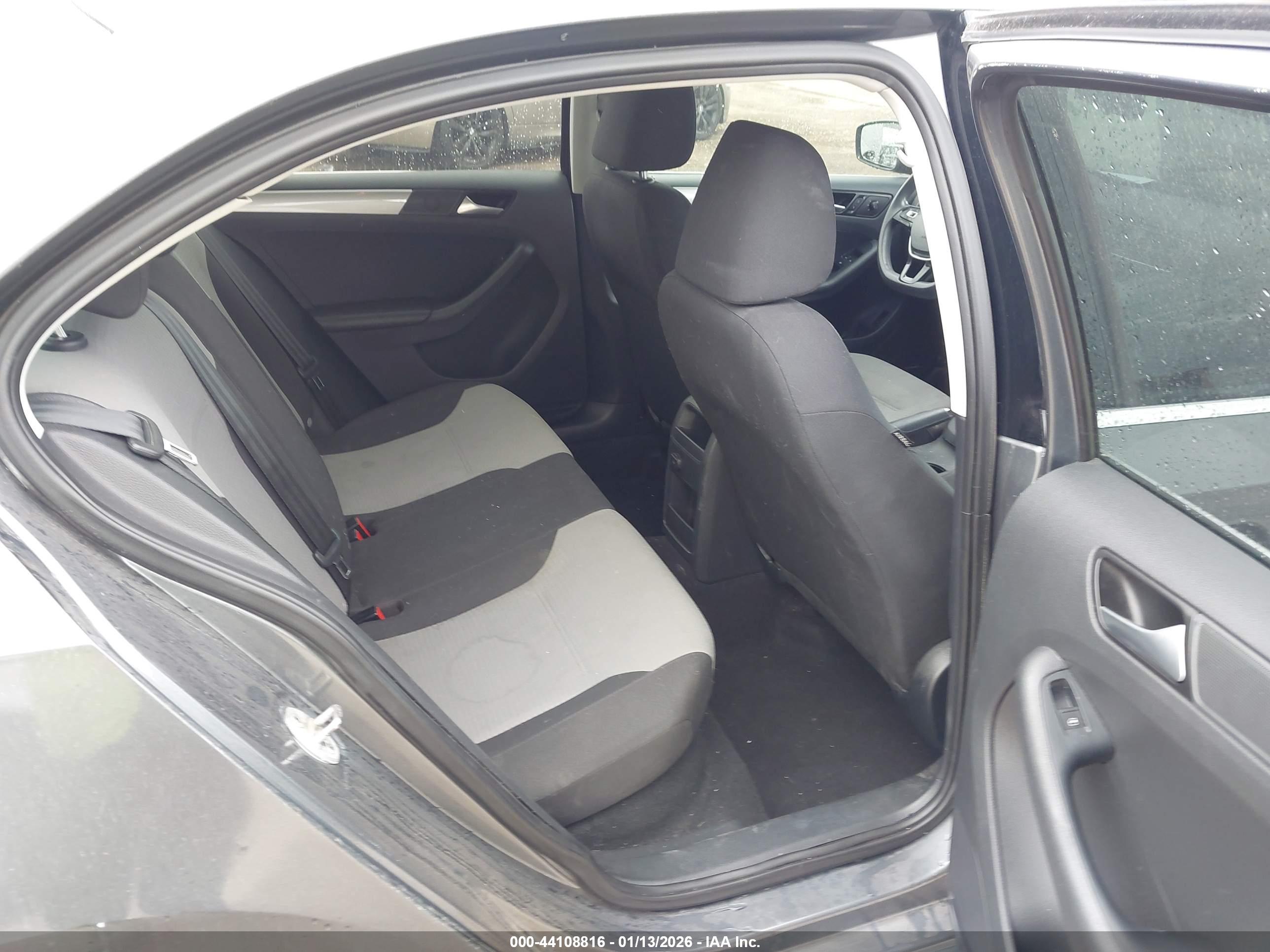 VOLKSWAGEN JETTA image 8