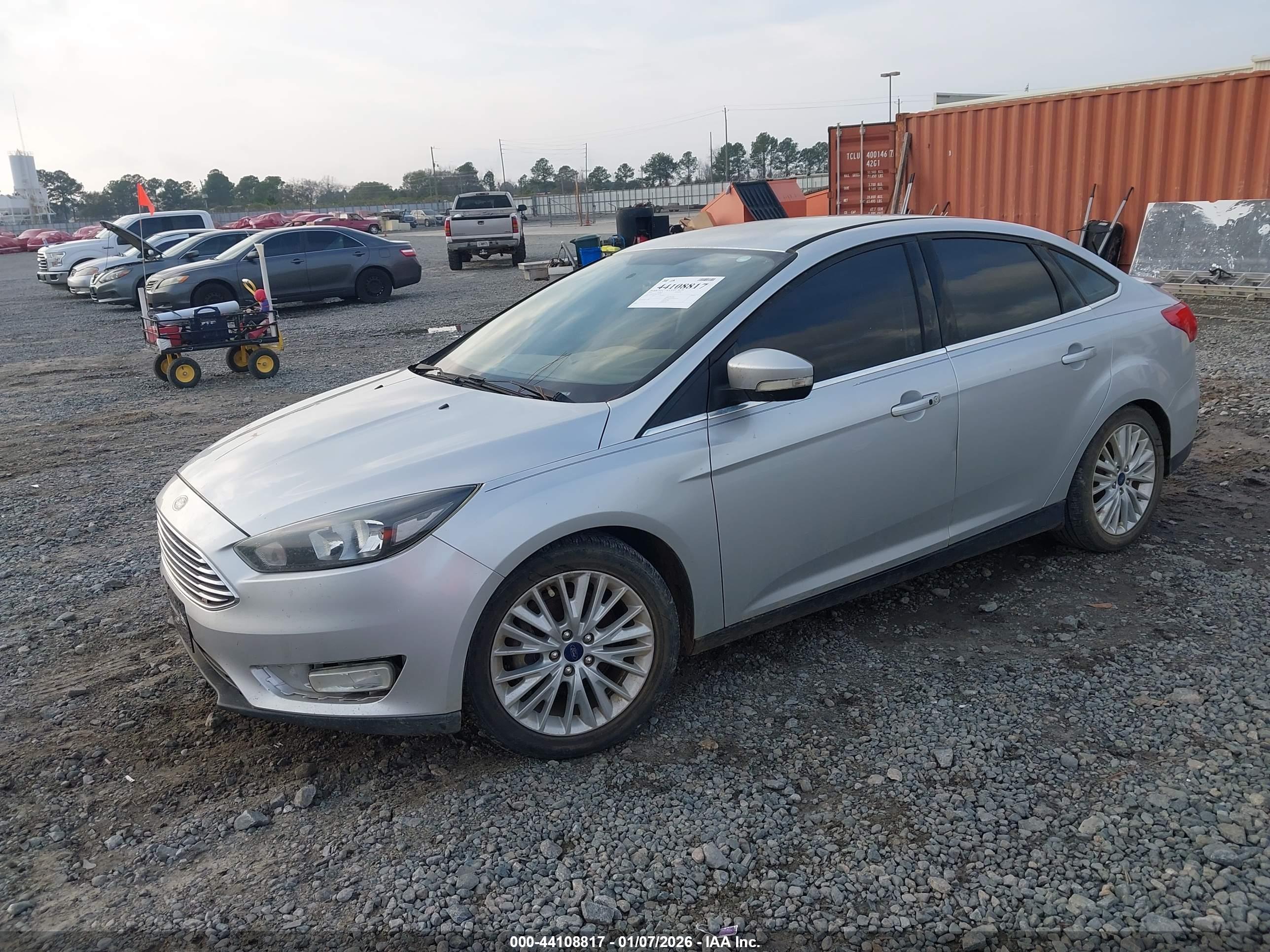 FORD FOCUS image 2
