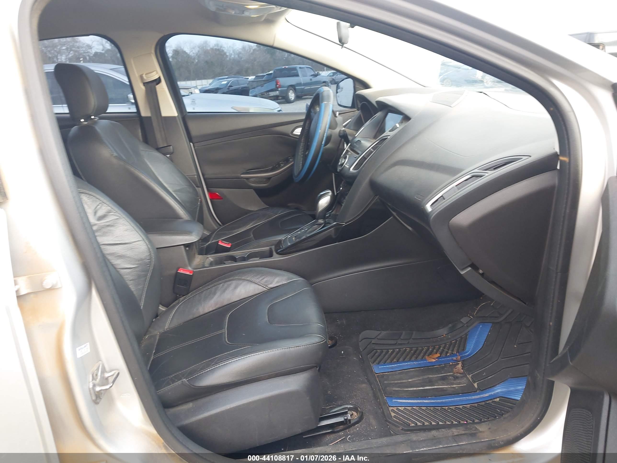 FORD FOCUS image 5
