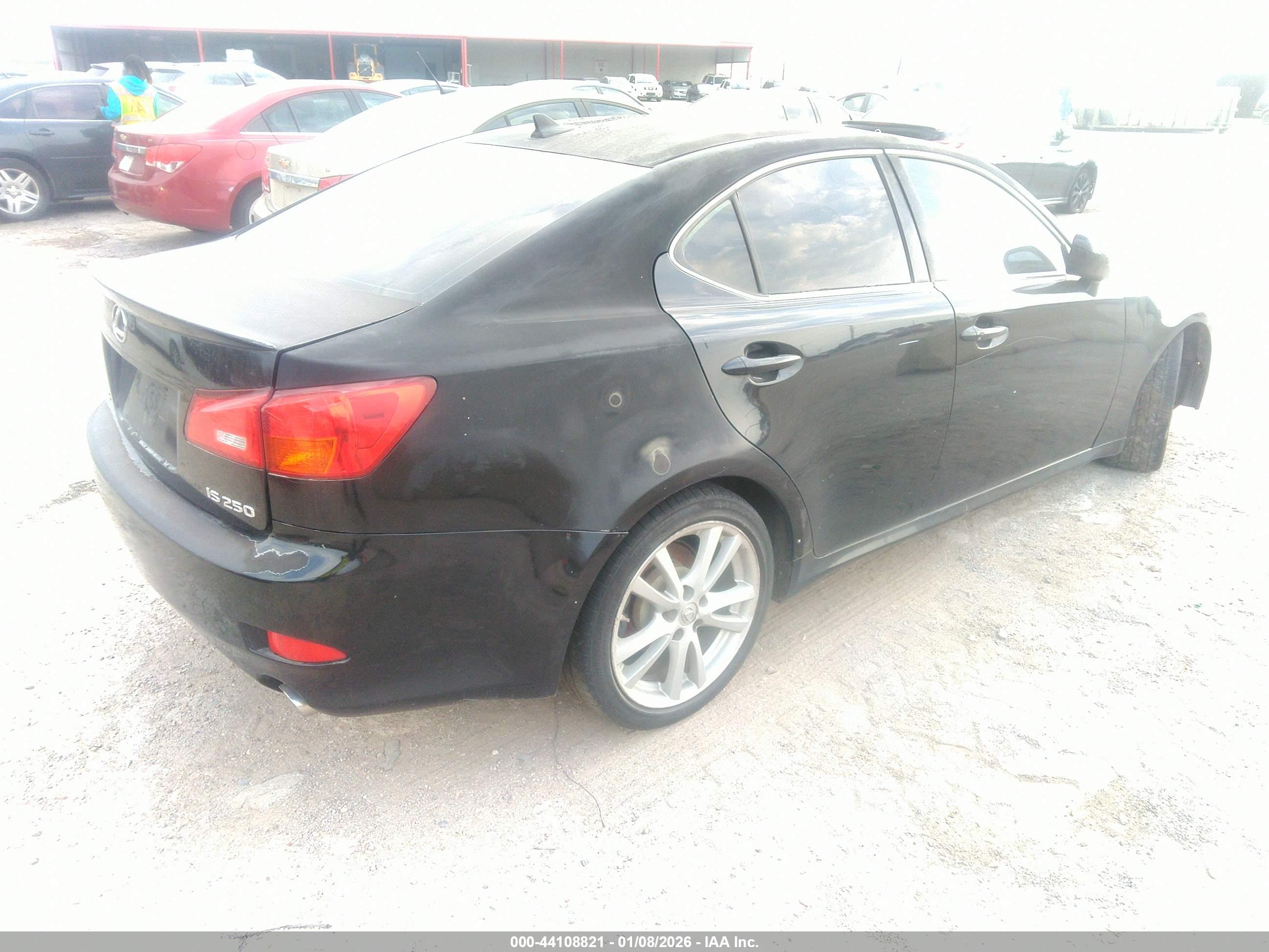 LEXUS IS image 4