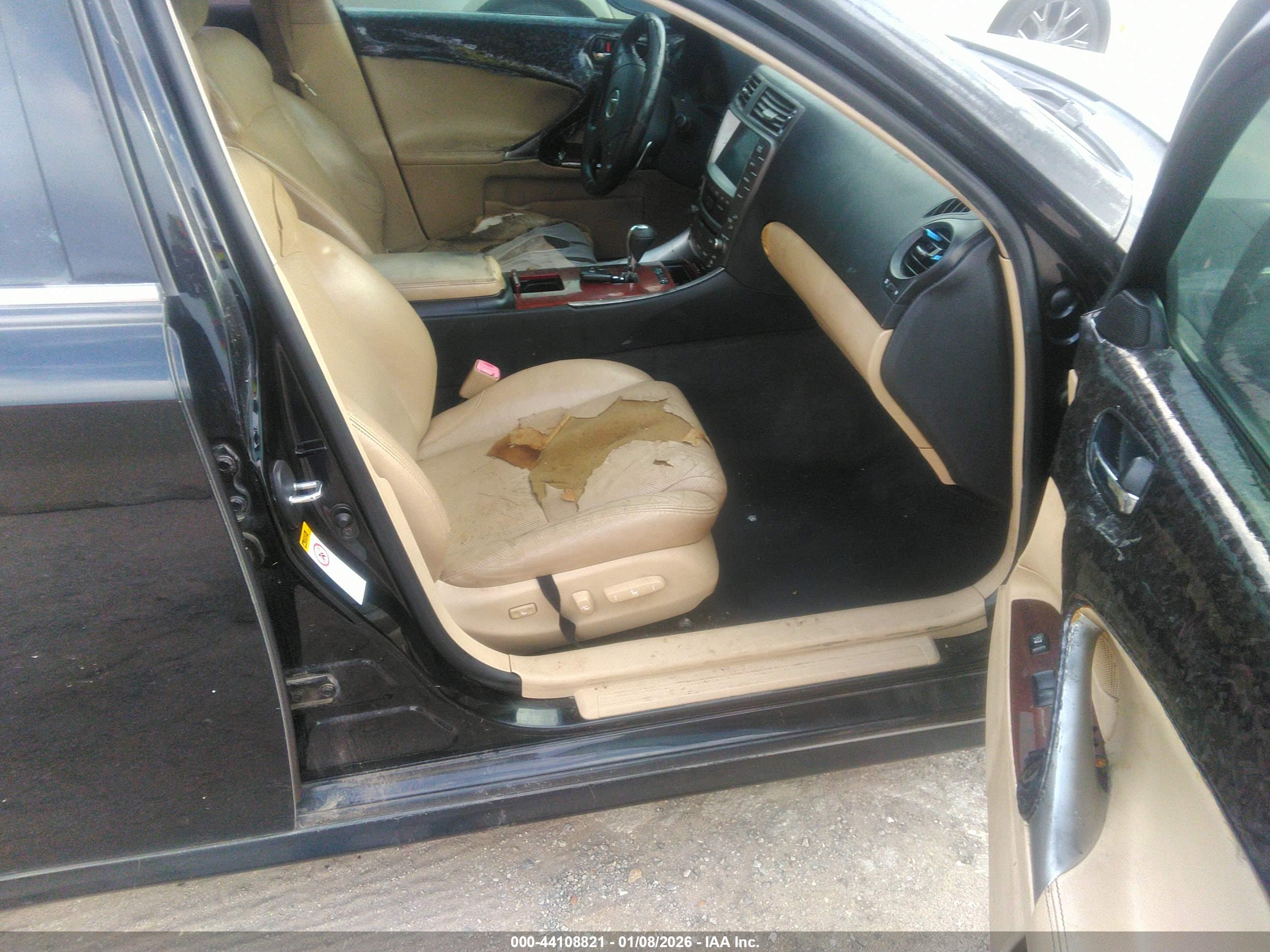 LEXUS IS image 5