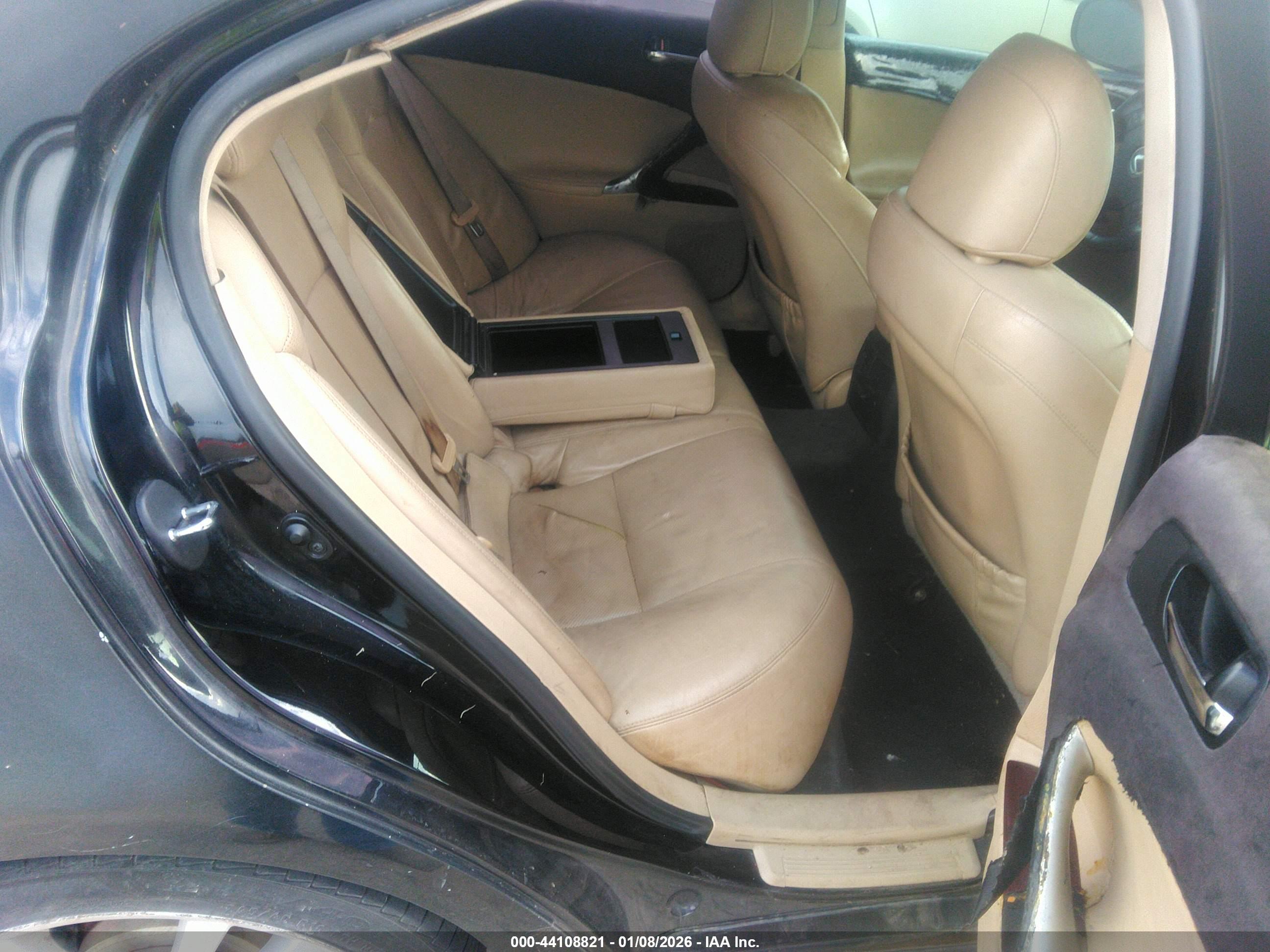 LEXUS IS image 8