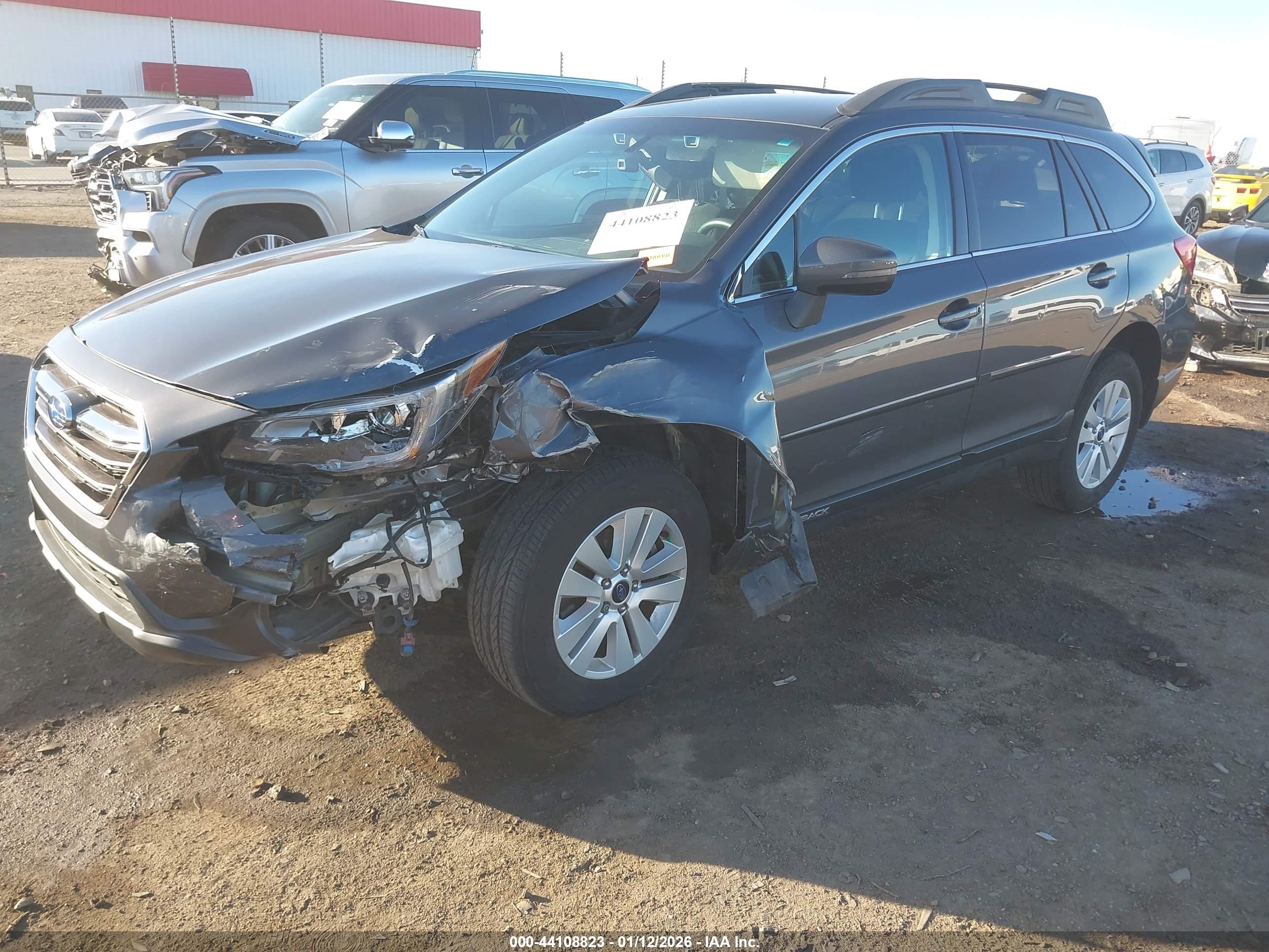 SUBARU OUTBACK image 2