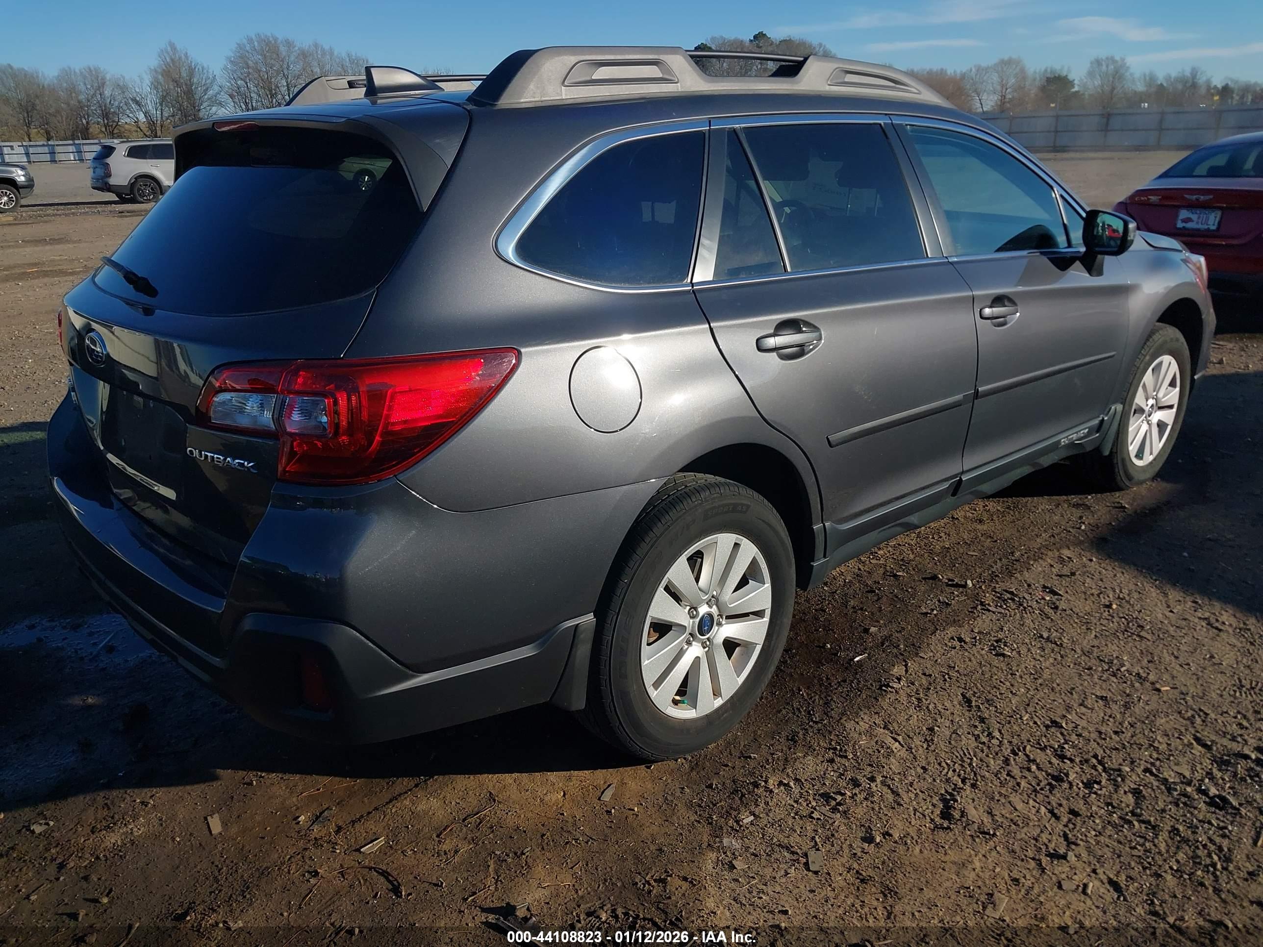 SUBARU OUTBACK image 4