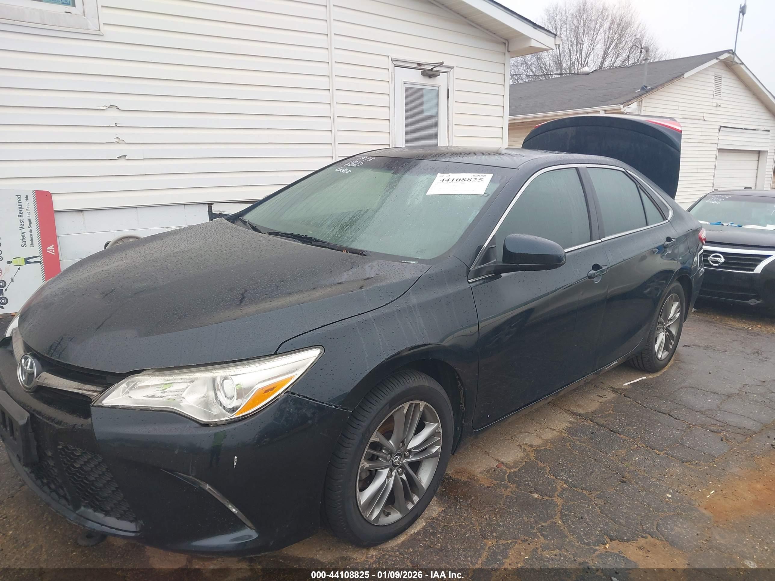 TOYOTA CAMRY image 2
