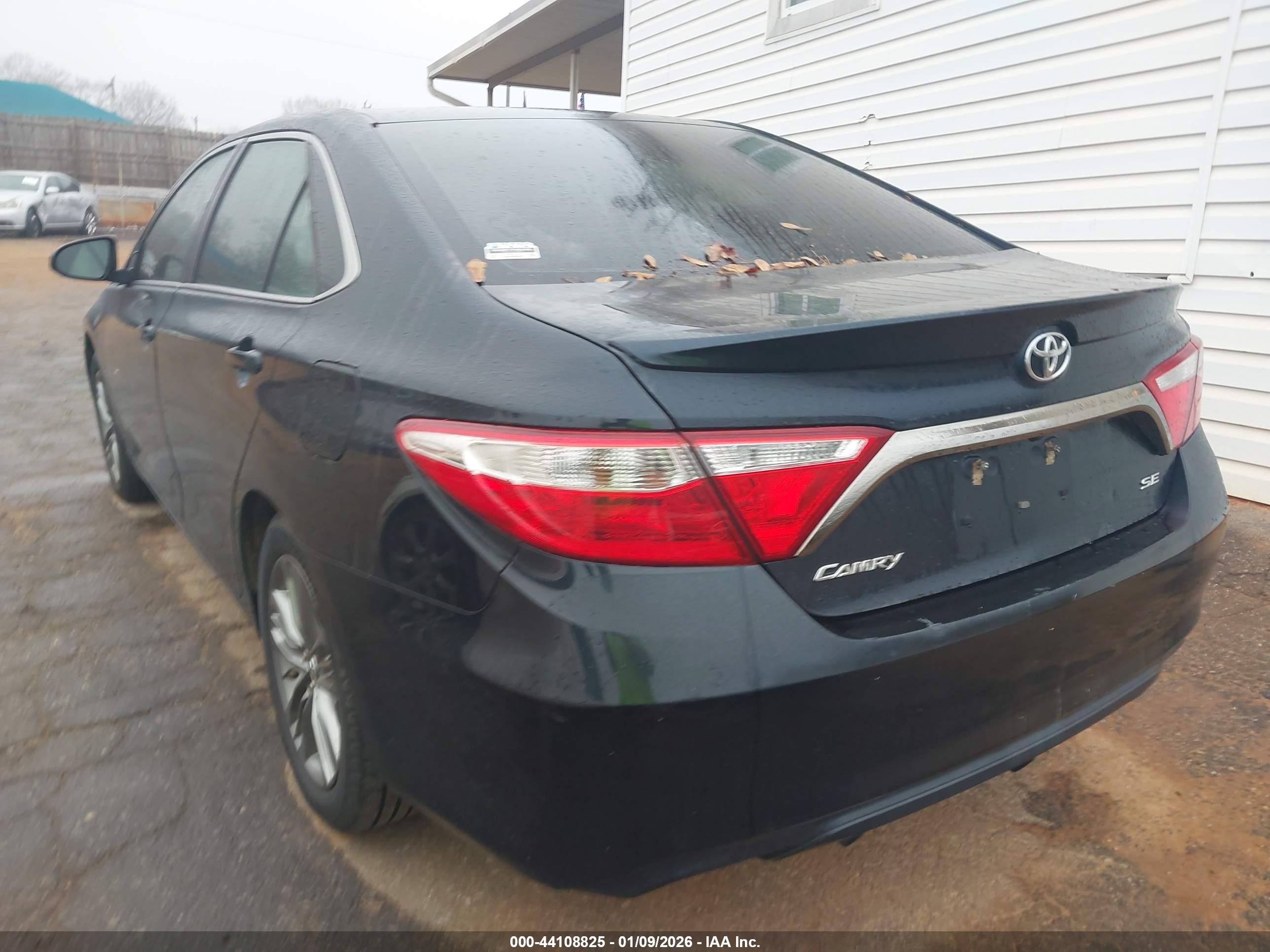 TOYOTA CAMRY image 3
