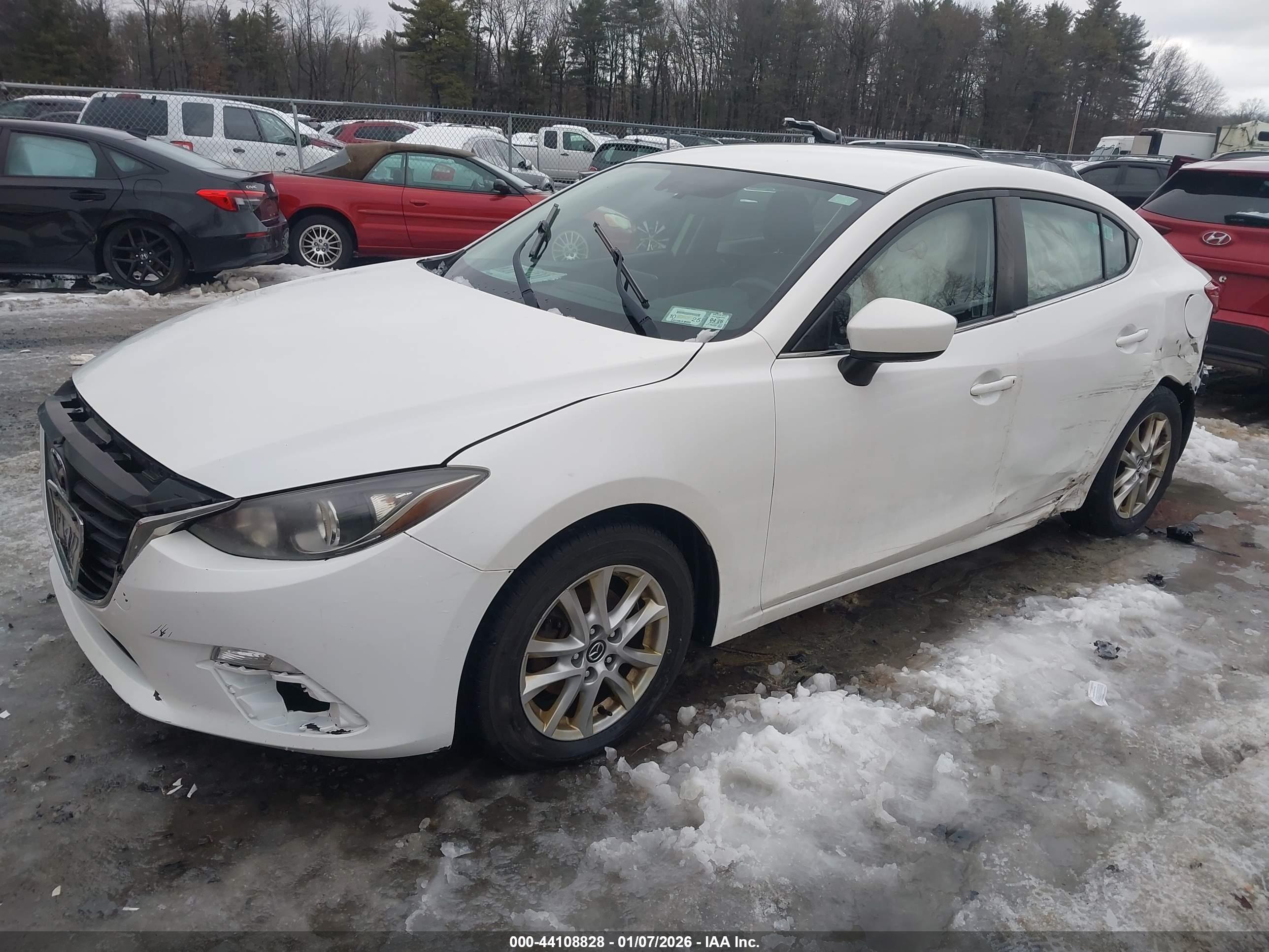 MAZDA MAZDA3 image 2