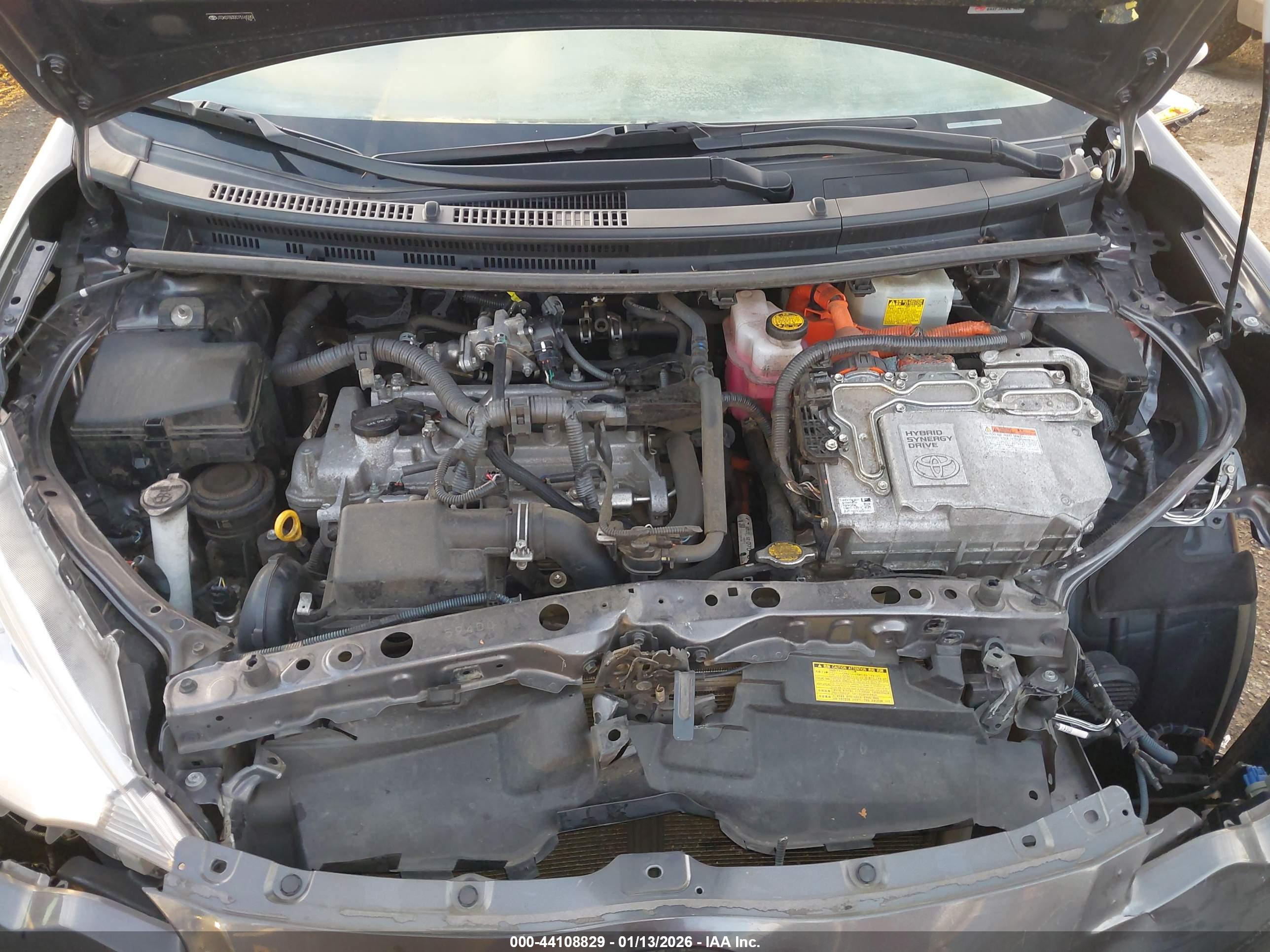 TOYOTA PRIUS image 10