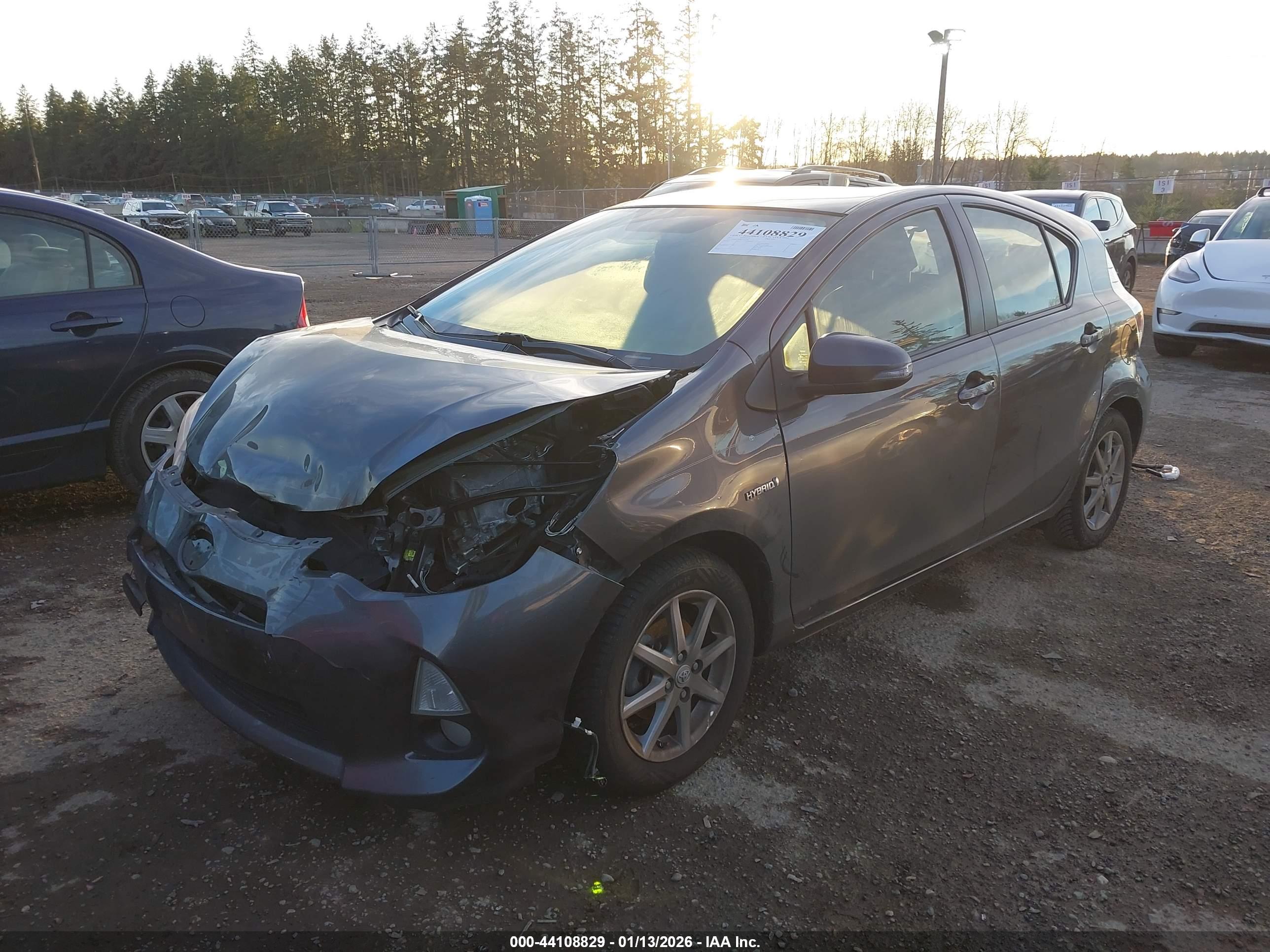 TOYOTA PRIUS image 2