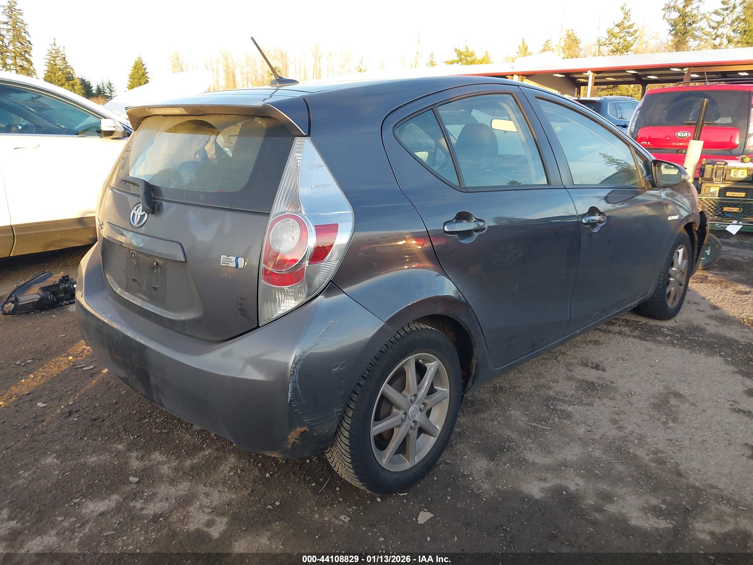 TOYOTA PRIUS image 4