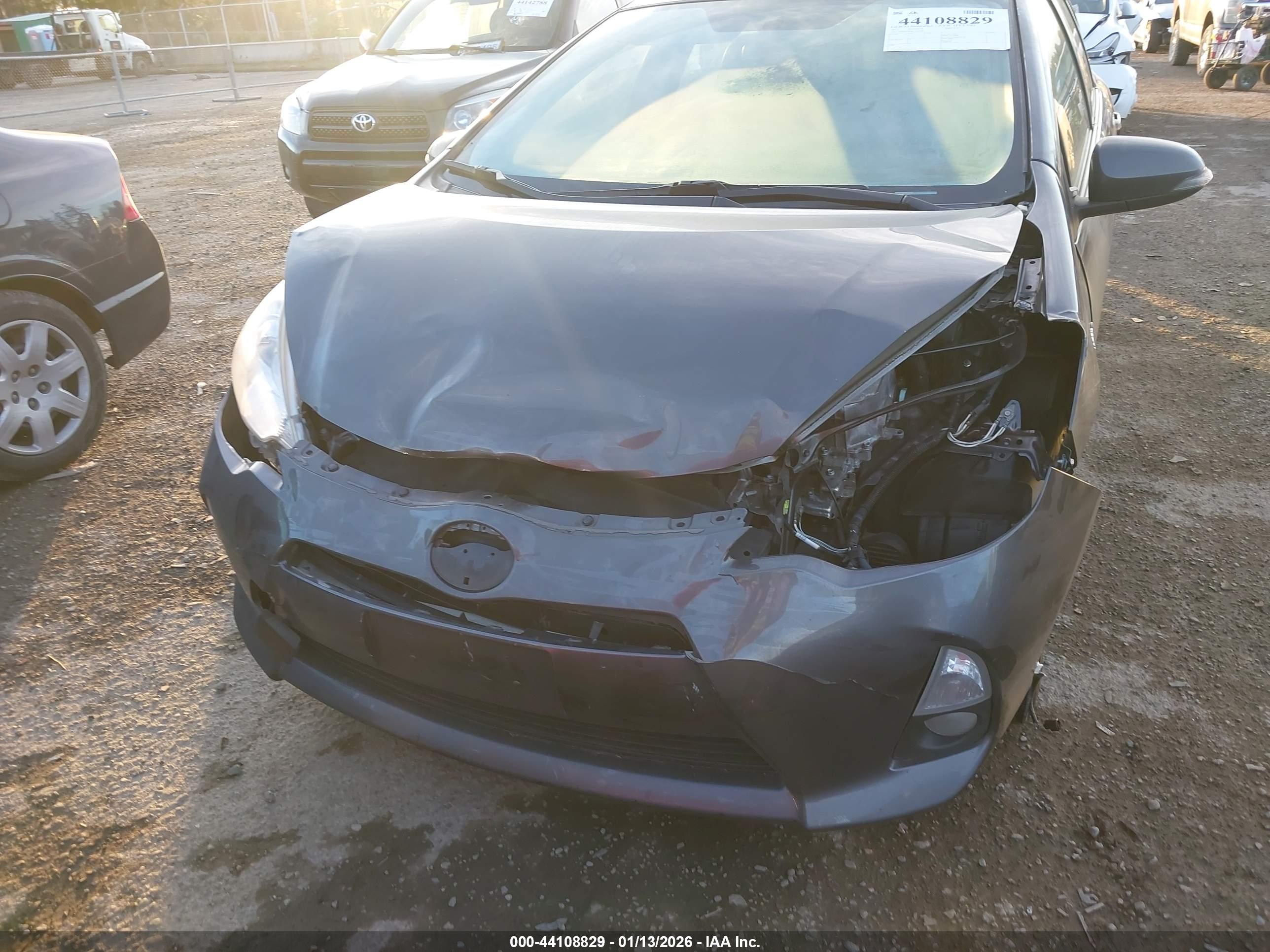TOYOTA PRIUS image 6