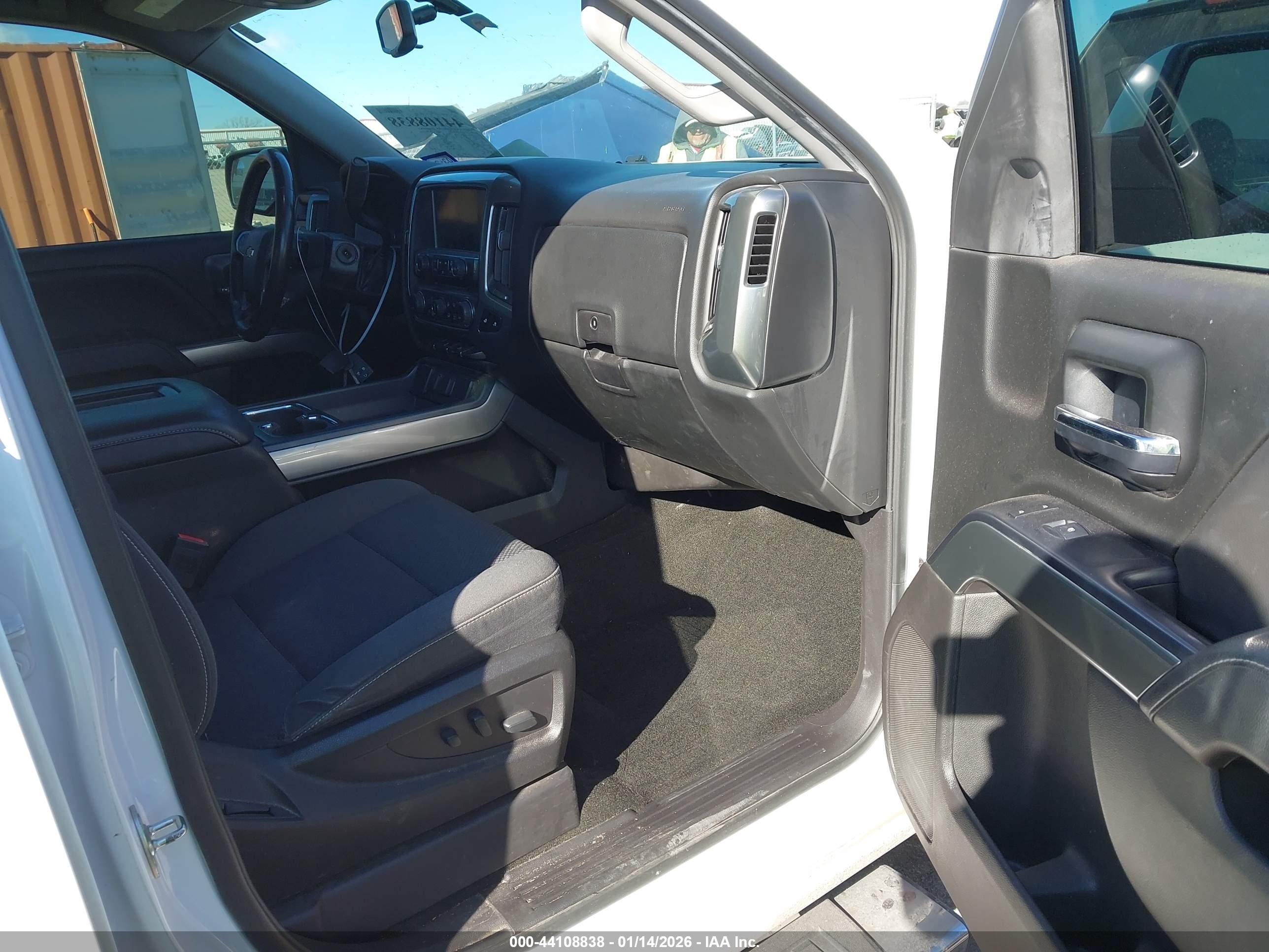 CHEVROLET SILVERADO image 5