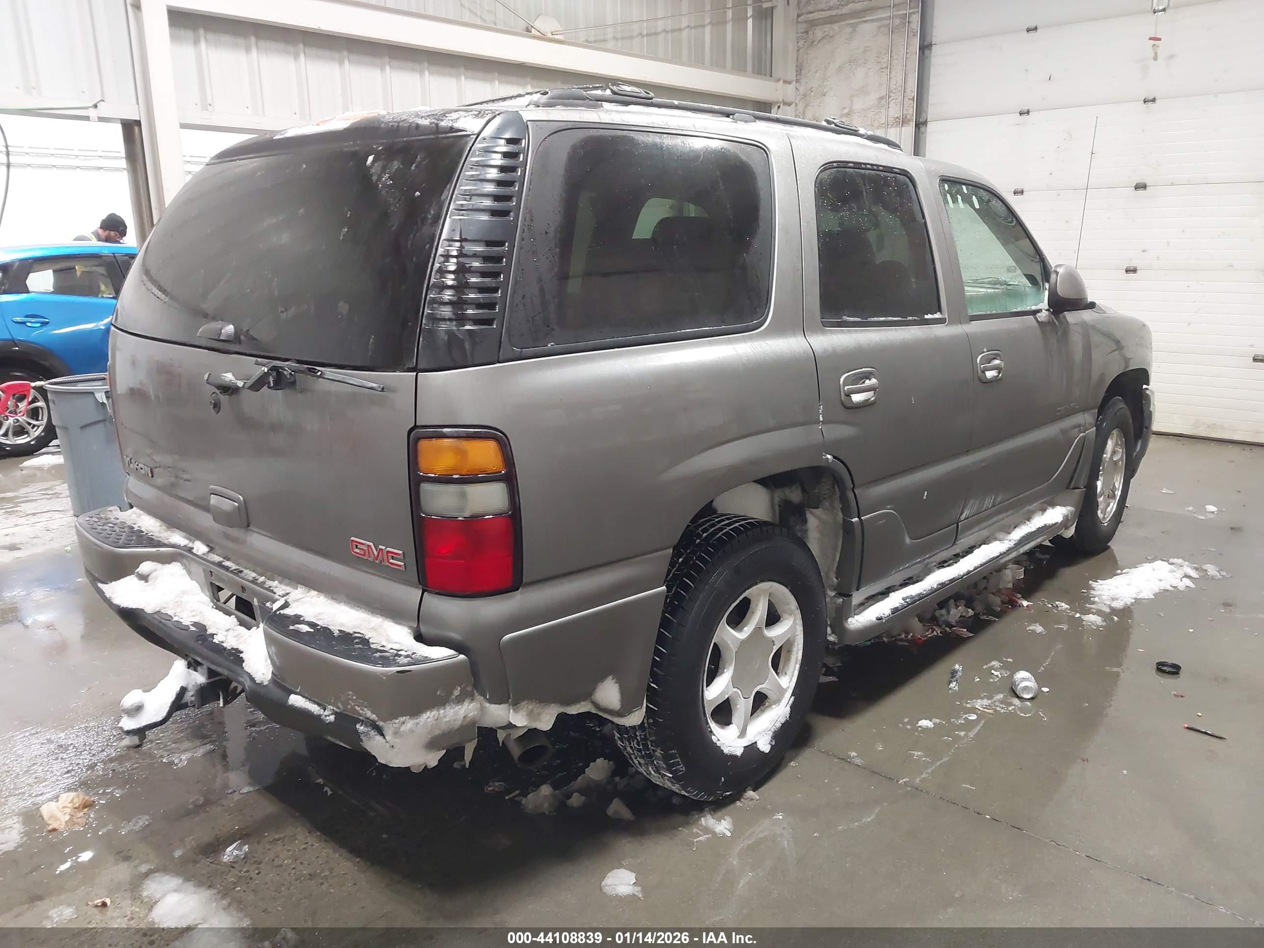 GMC YUKON image 4