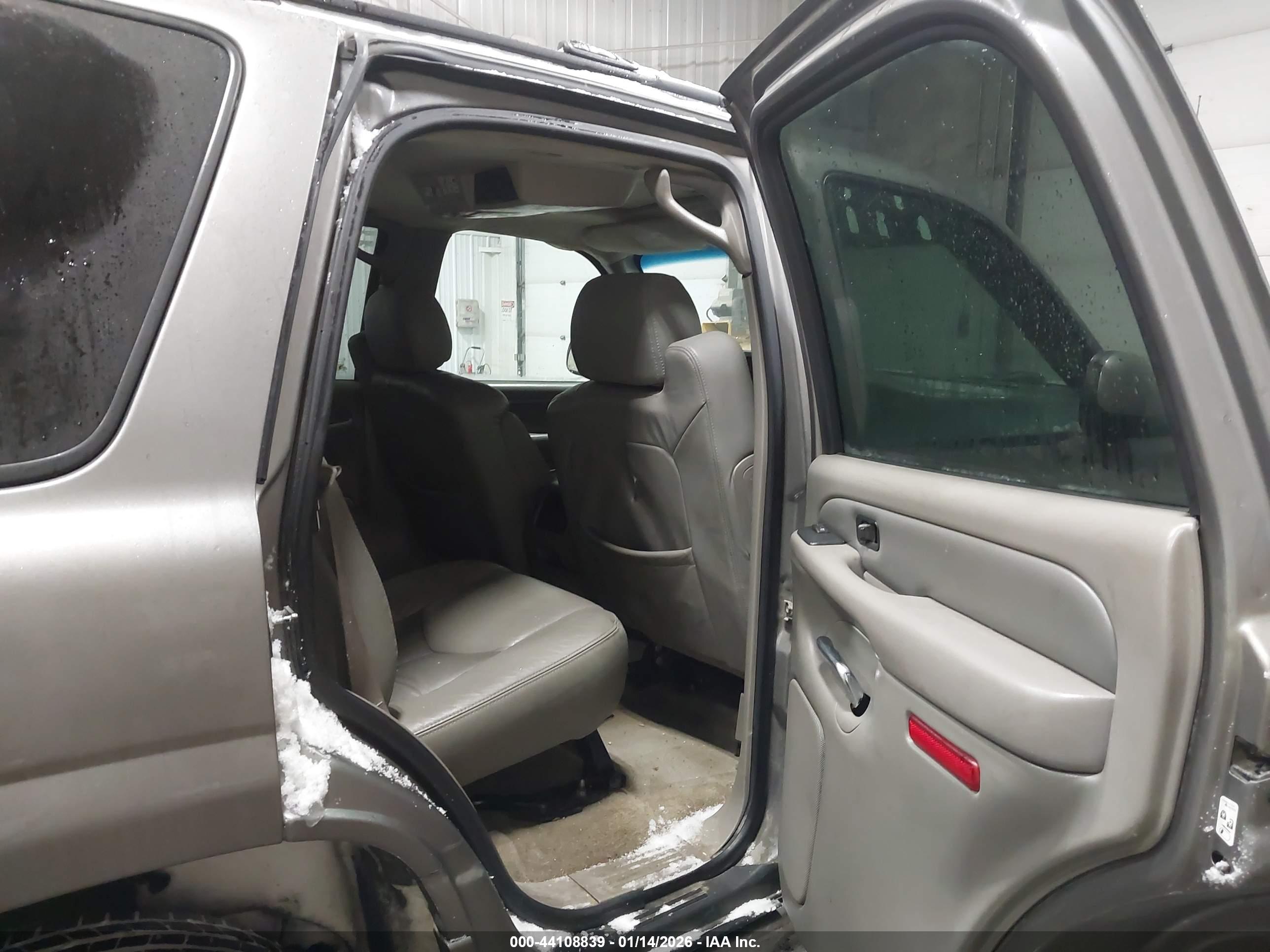 GMC YUKON image 8