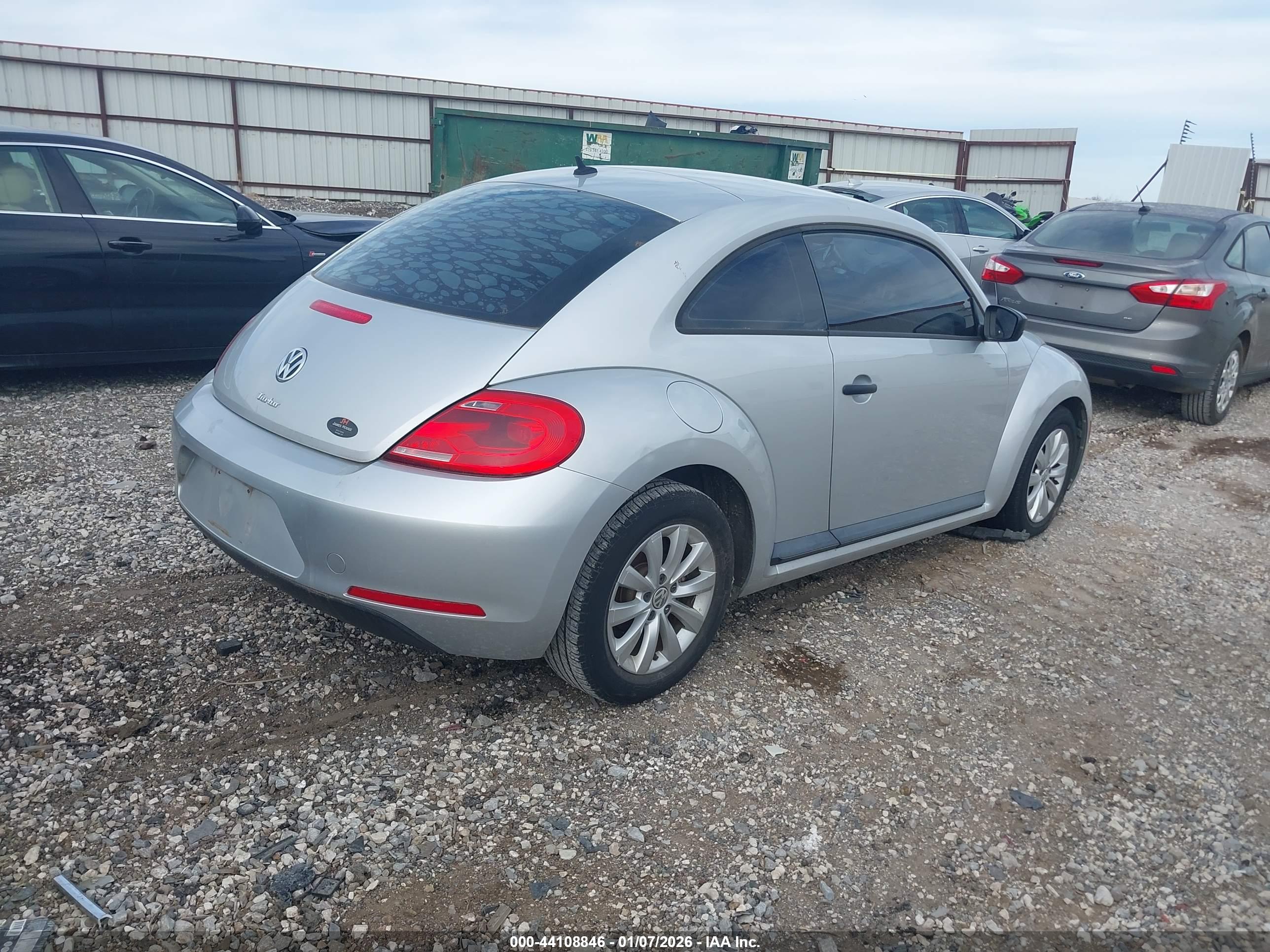 VOLKSWAGEN BEETLE image 4