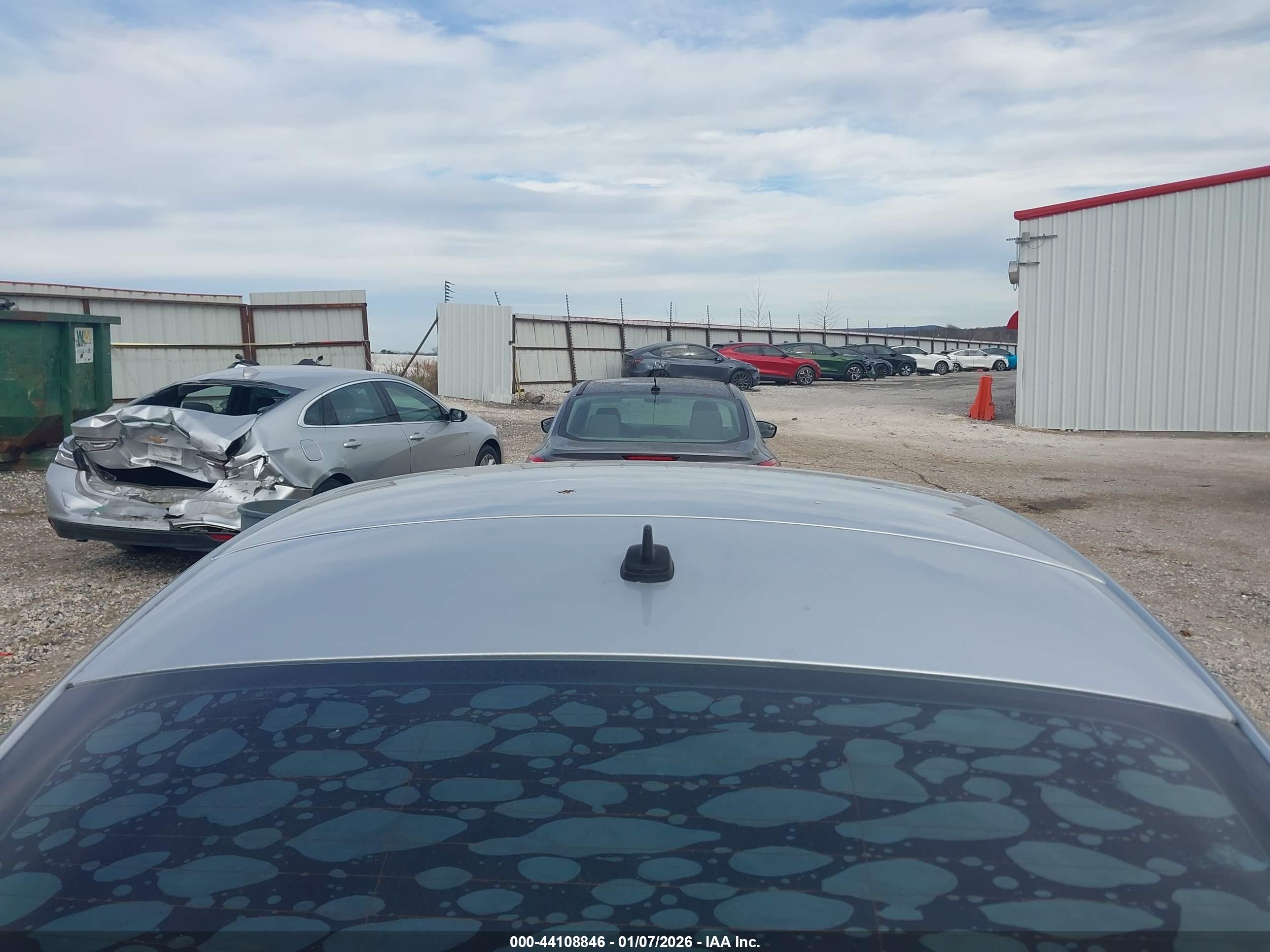 VOLKSWAGEN BEETLE image 6