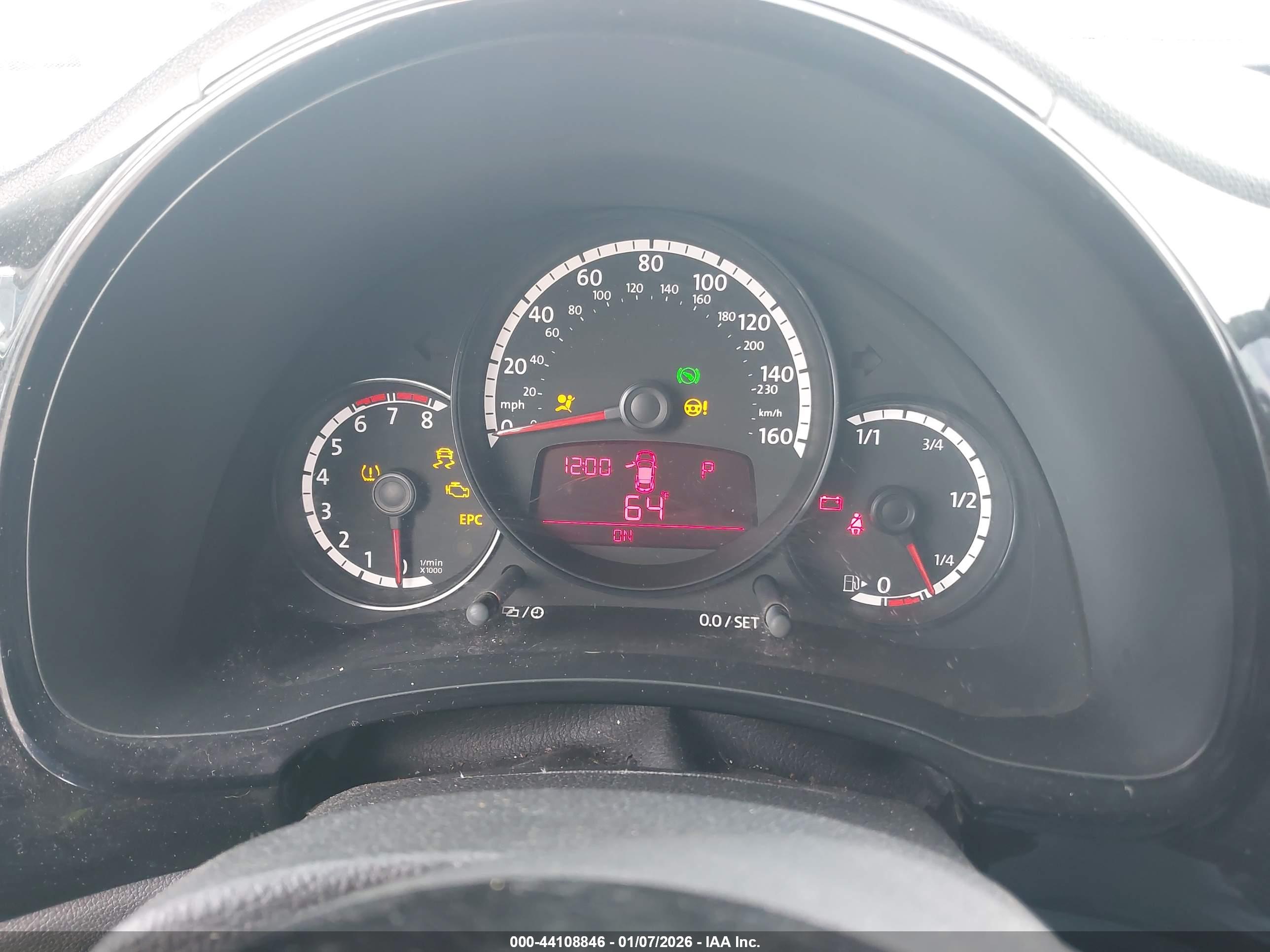 VOLKSWAGEN BEETLE image 7