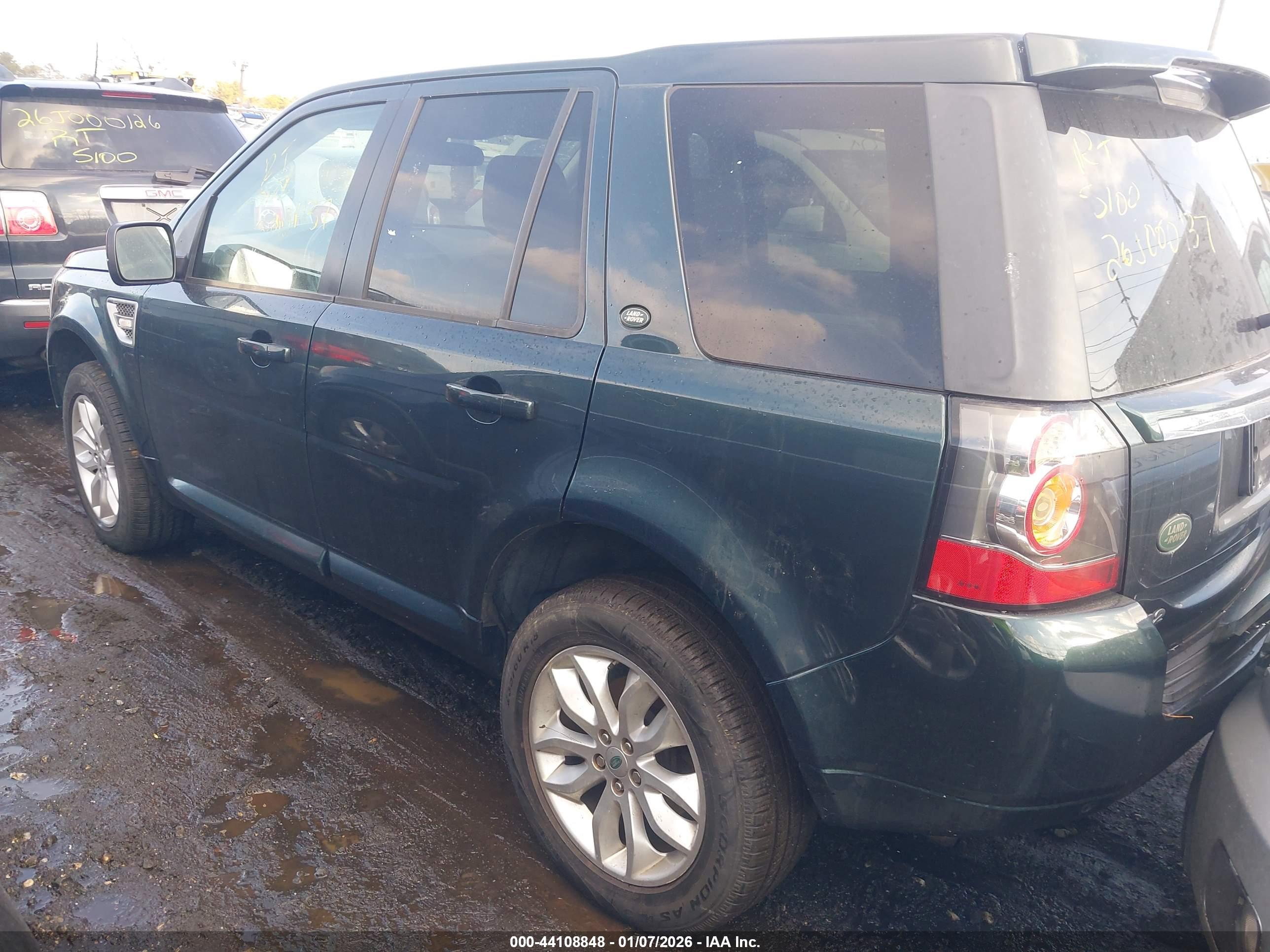 LAND ROVER image 3