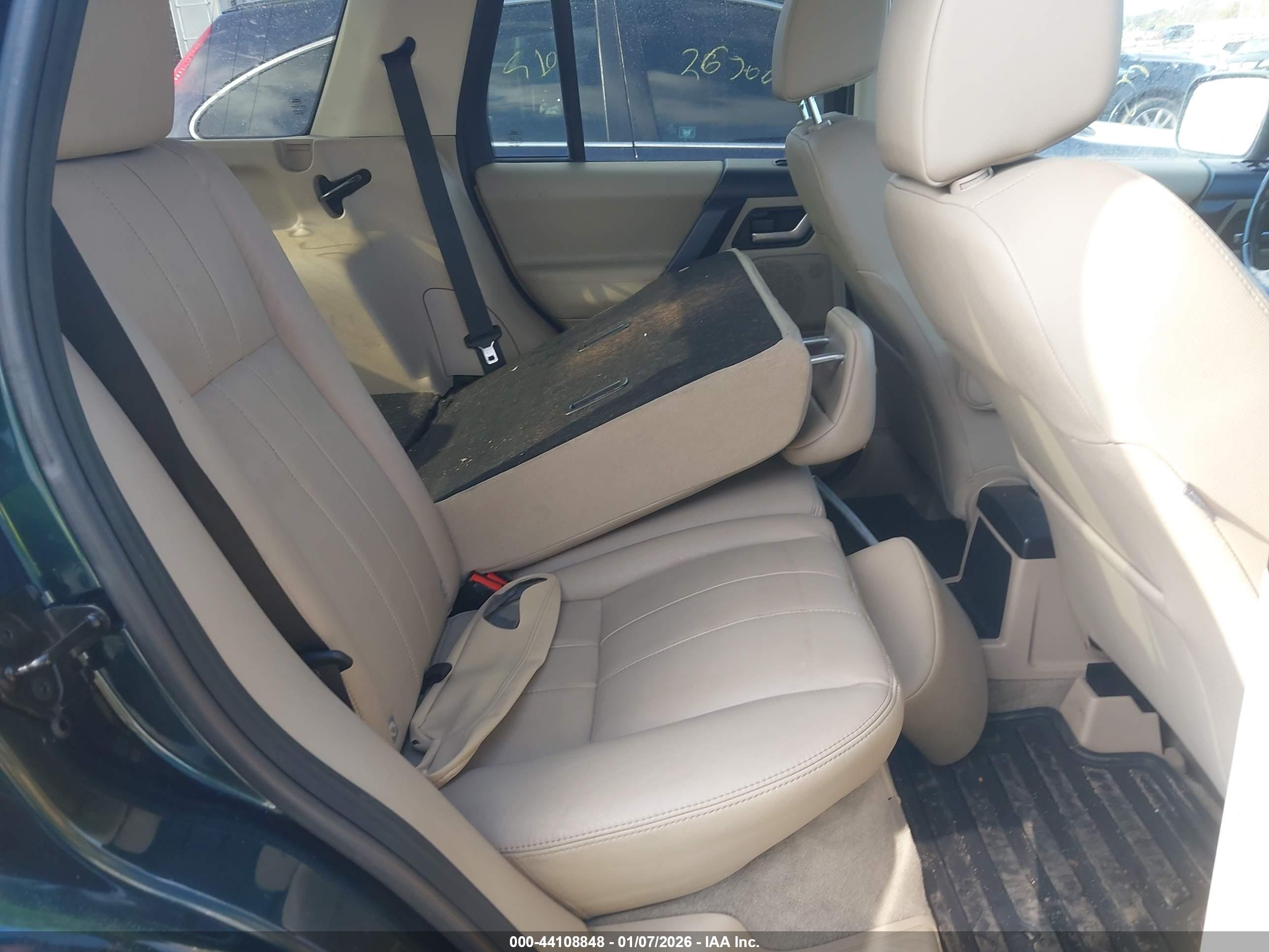 LAND ROVER image 8
