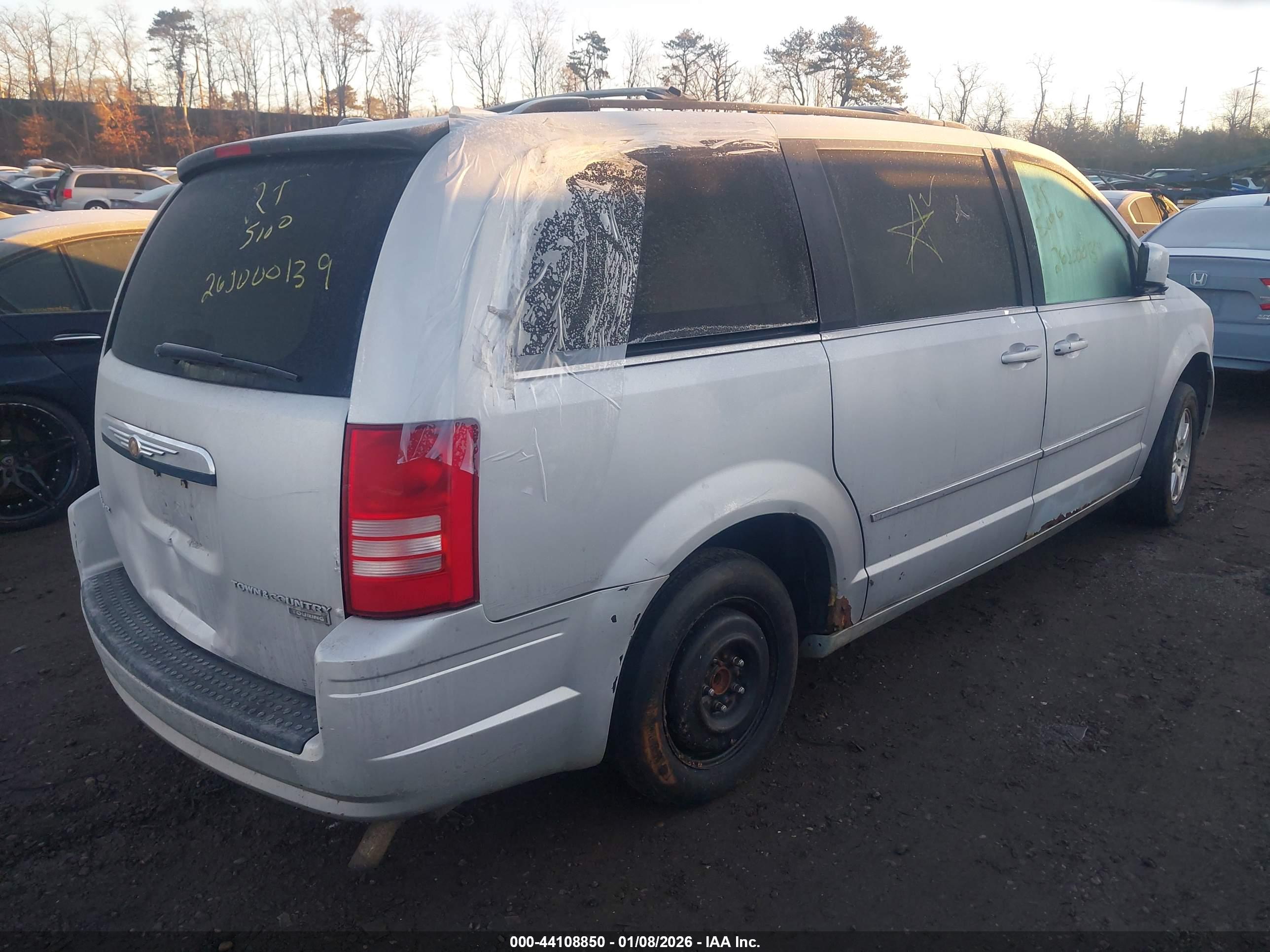 CHRYSLER TOWN image 4