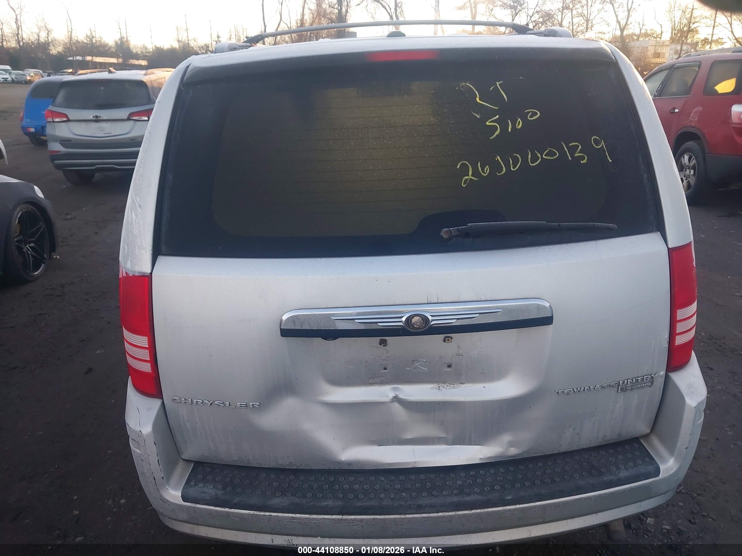 CHRYSLER TOWN image 6