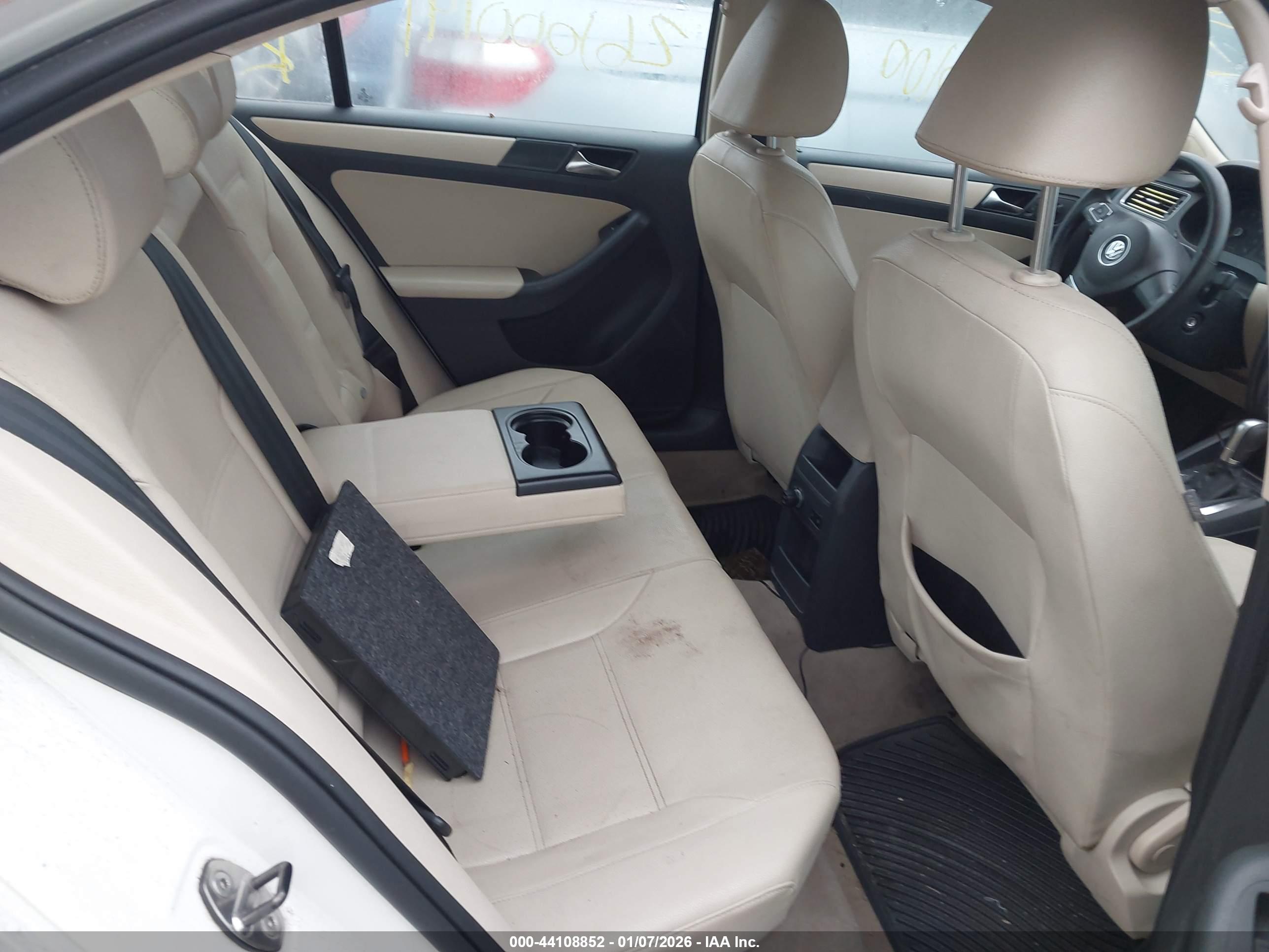 VOLKSWAGEN JETTA image 8