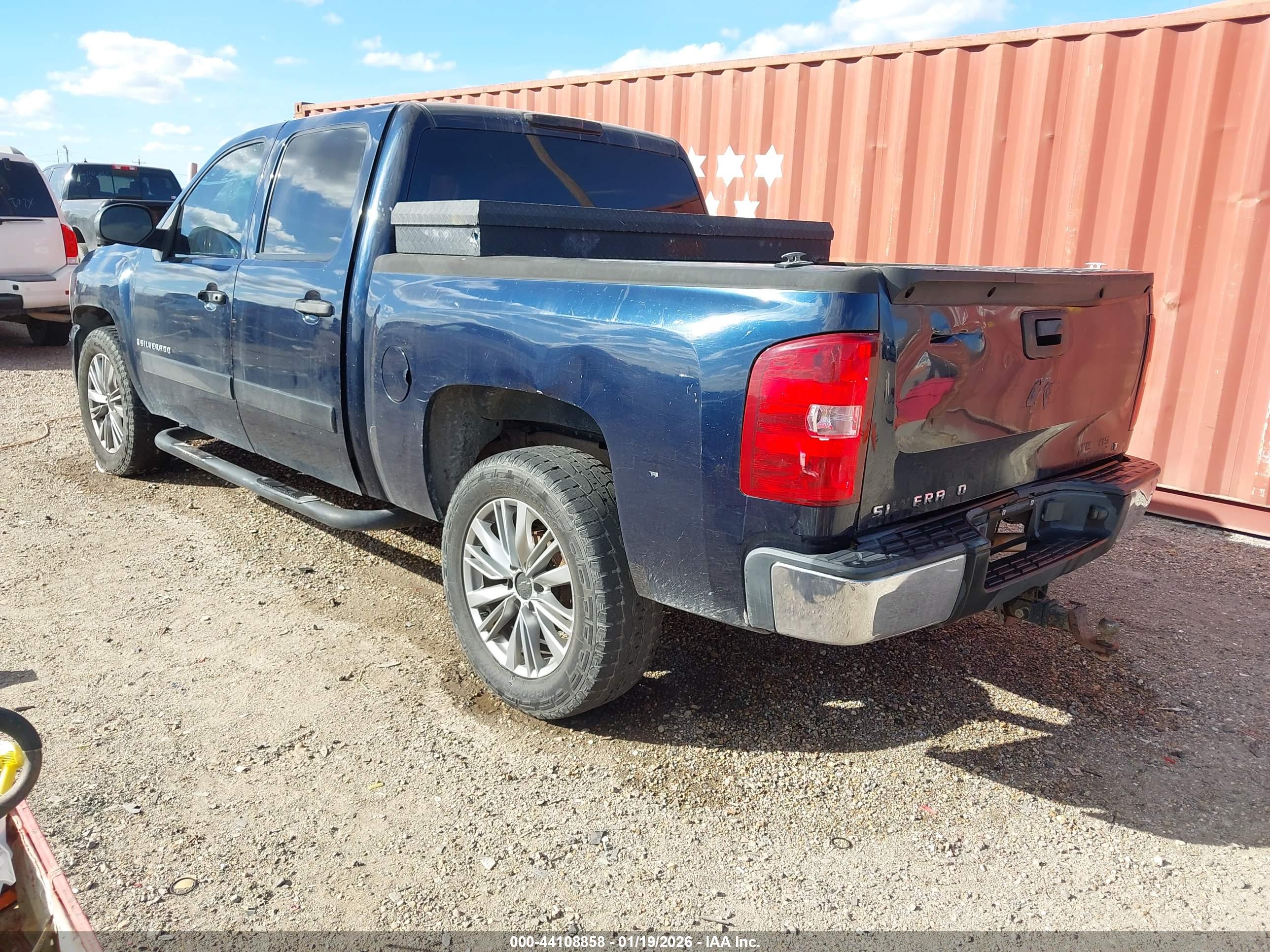 CHEVROLET SILVERADO image 3