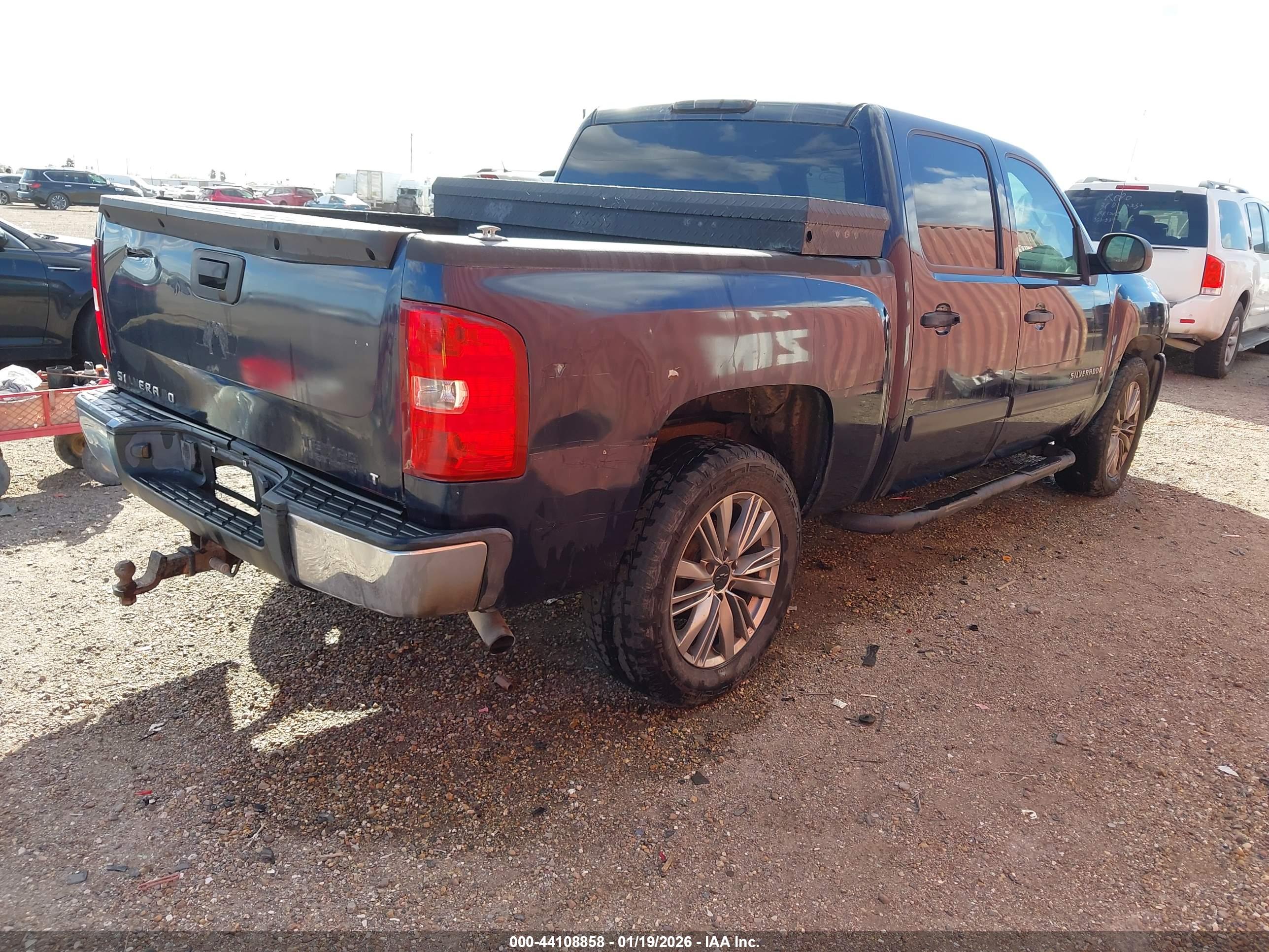 CHEVROLET SILVERADO image 4