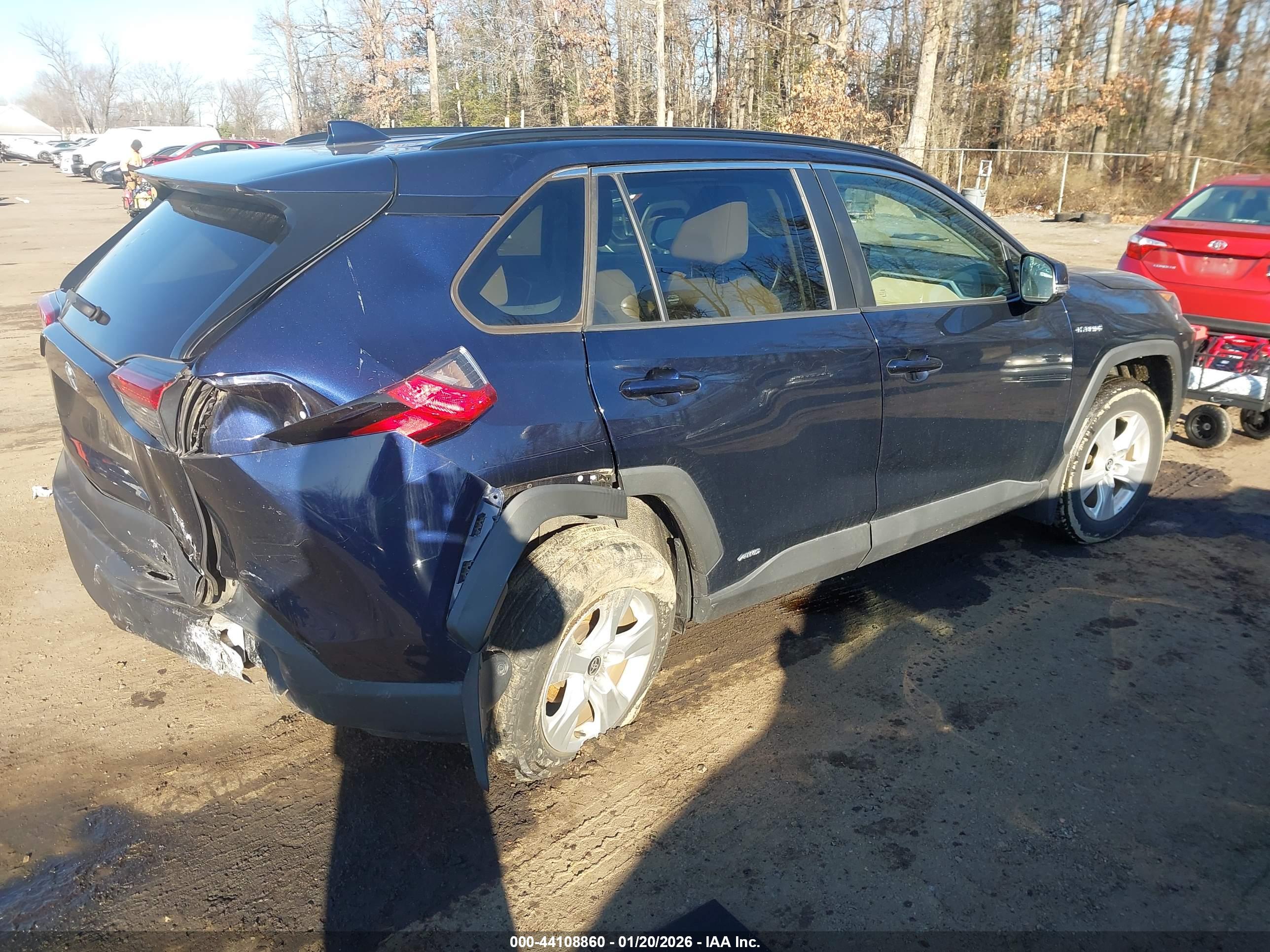 TOYOTA RAV4 image 4