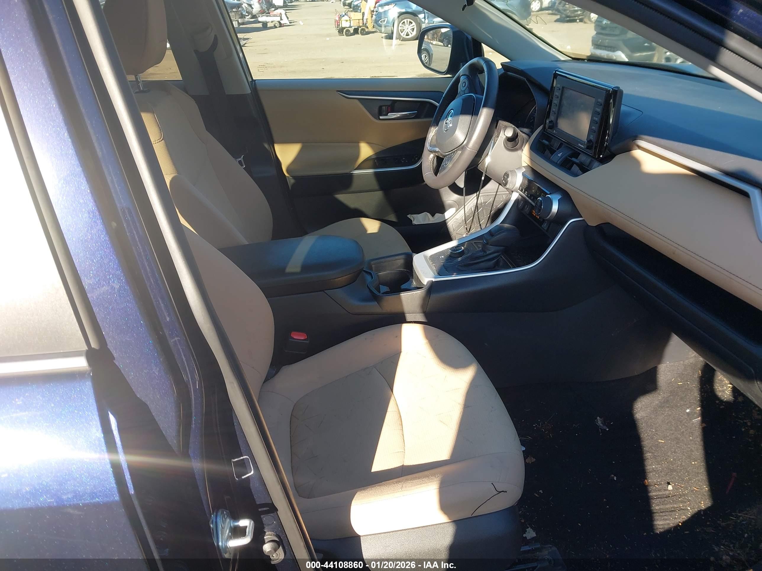 TOYOTA RAV4 image 5