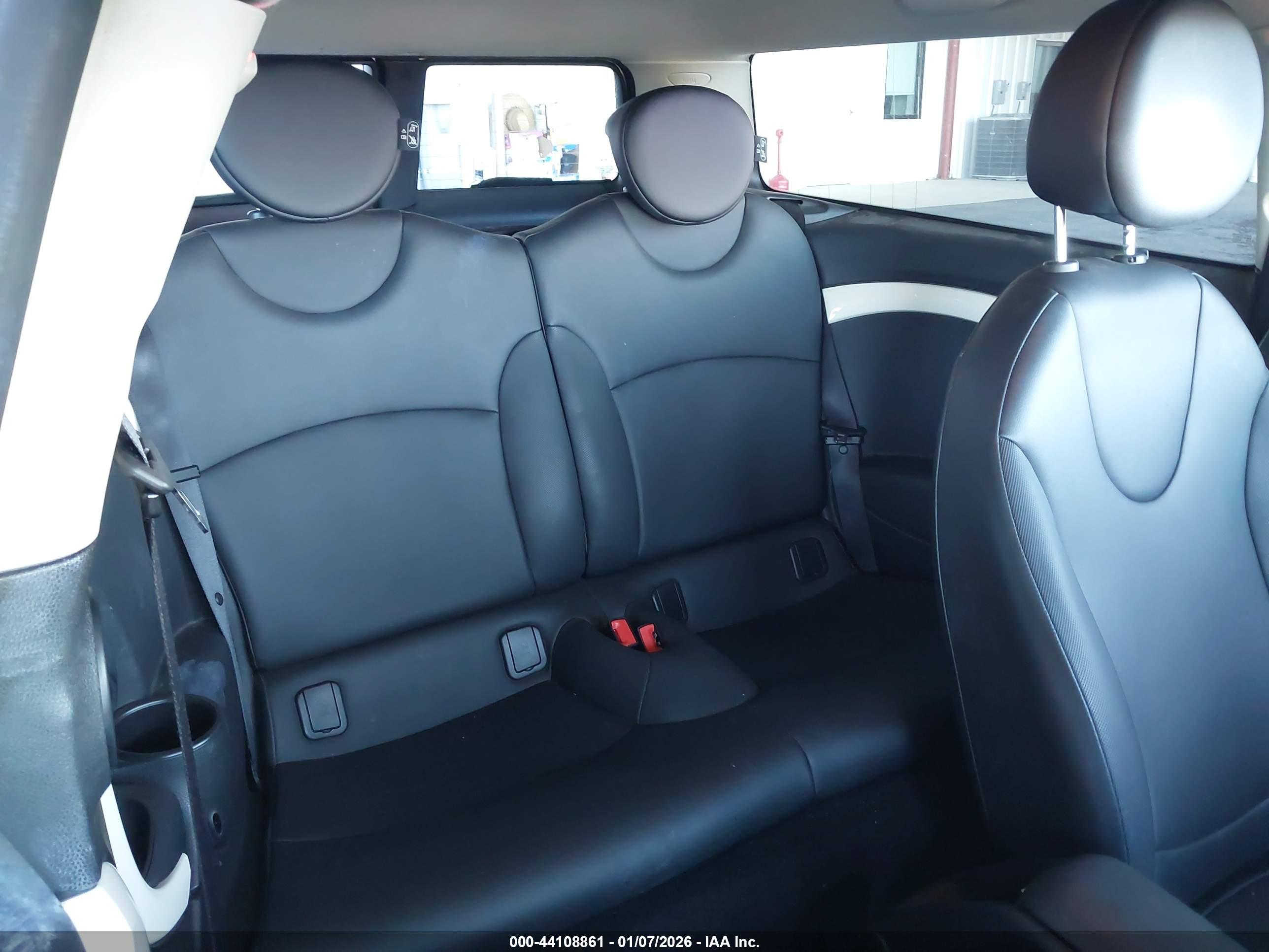 MINI CLUBMAN image 8