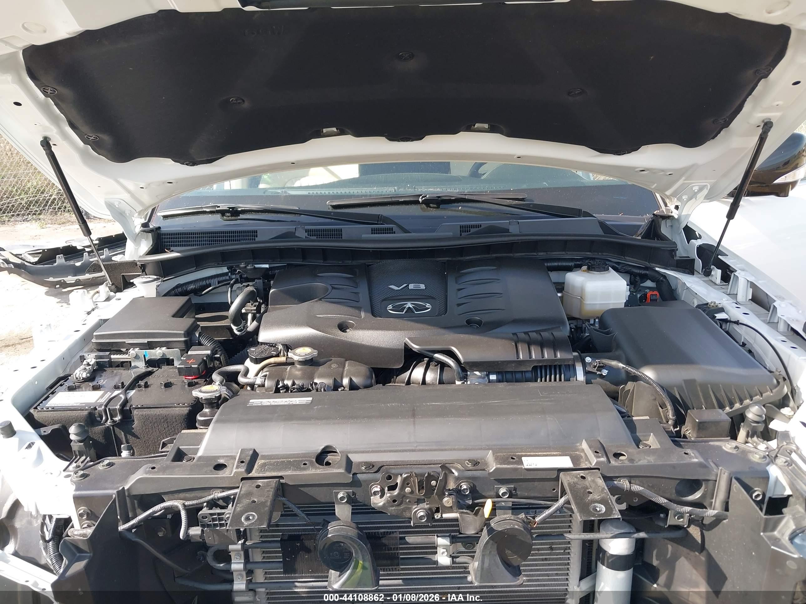 INFINITI QX80 image 10