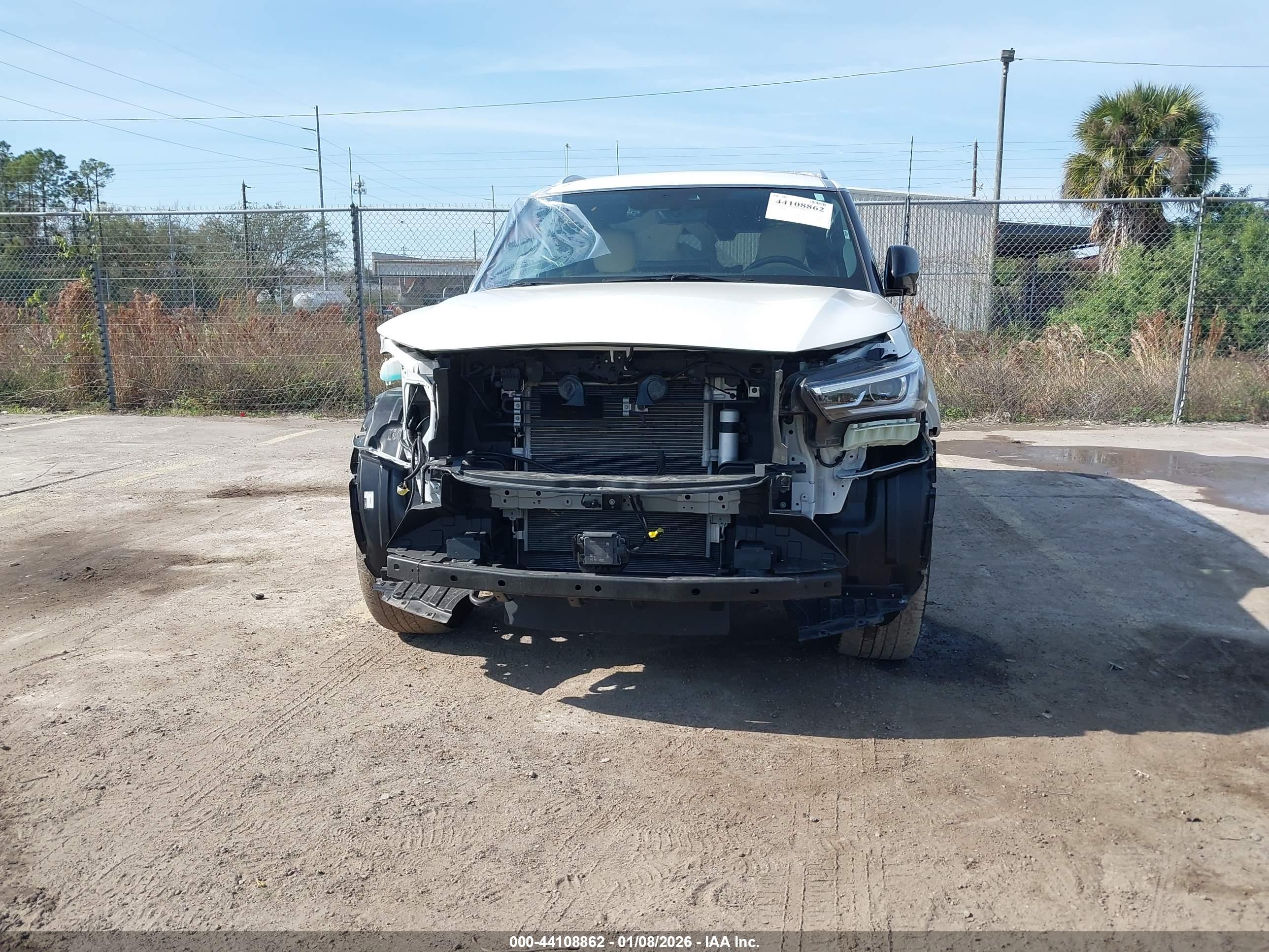 INFINITI QX80 image 6