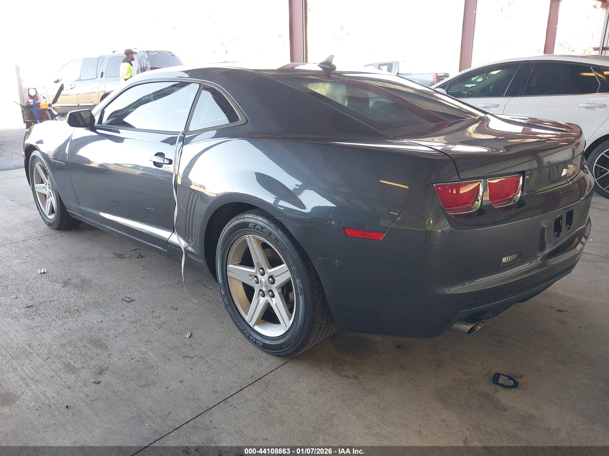 CHEVROLET CAMARO image 3