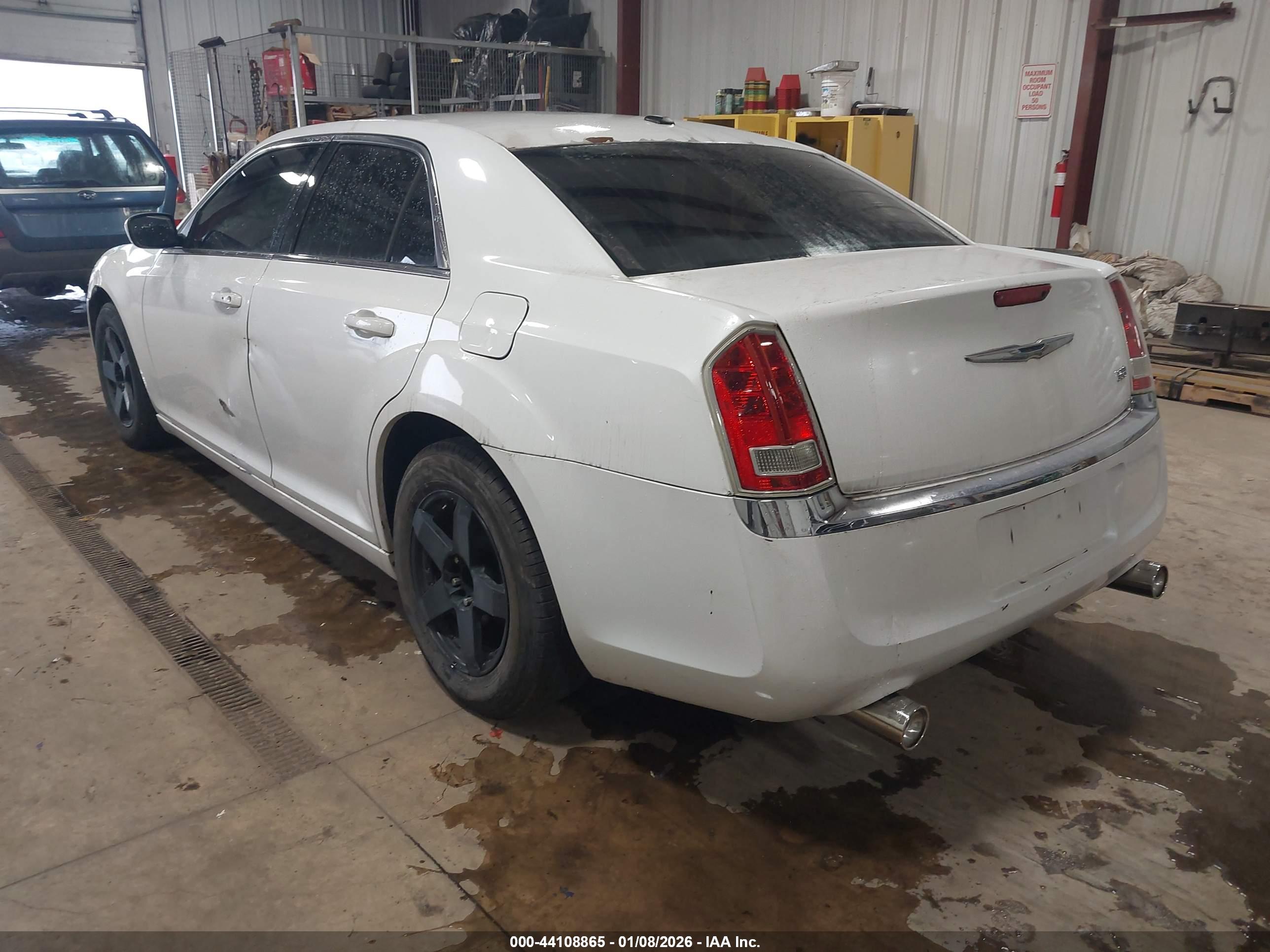 CHRYSLER 300 image 3